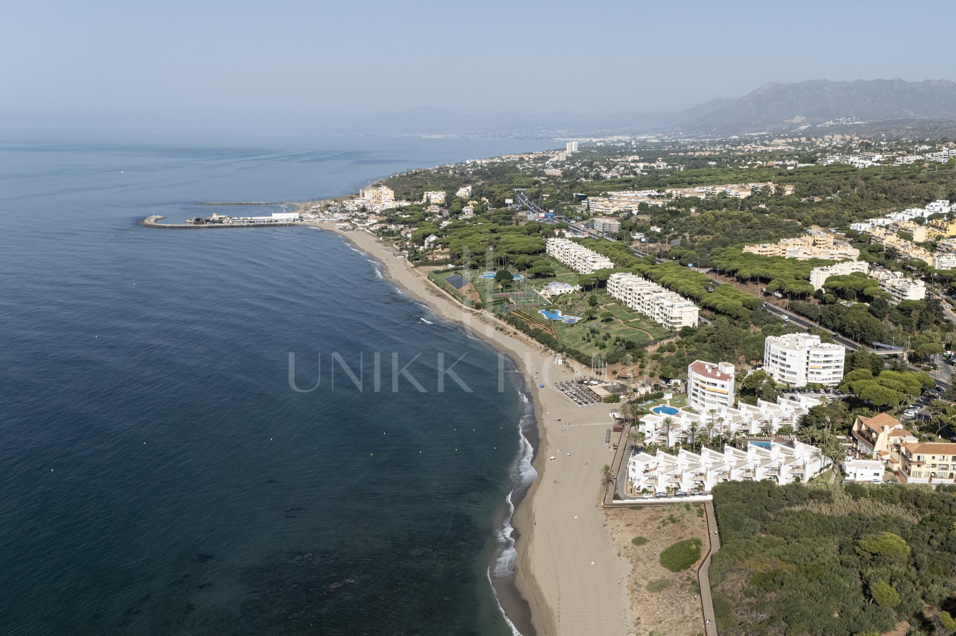 Apartamento estudio en primera línea de playa en Sitio de Calahonda
