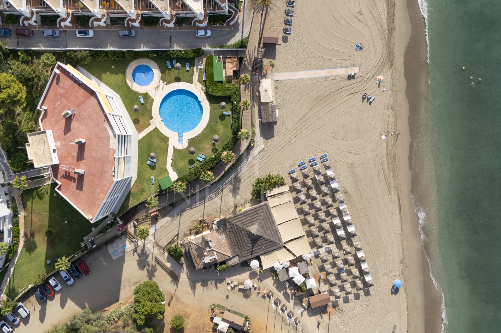 Apartamento estudio en primera línea de playa en Sitio de Calahonda