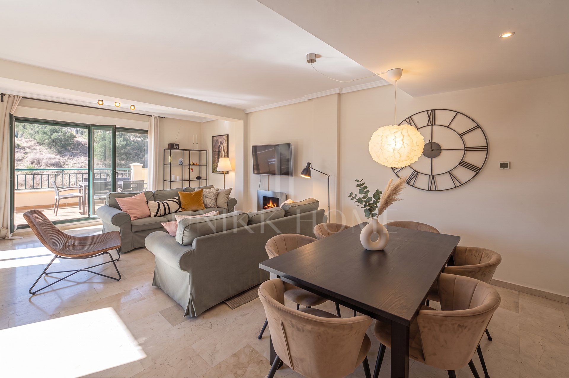 A furnished southwest-facing duplex penthouse in Torrequebrada with panoramic sea and golf views, expansive terraces and two garage parking spaces.