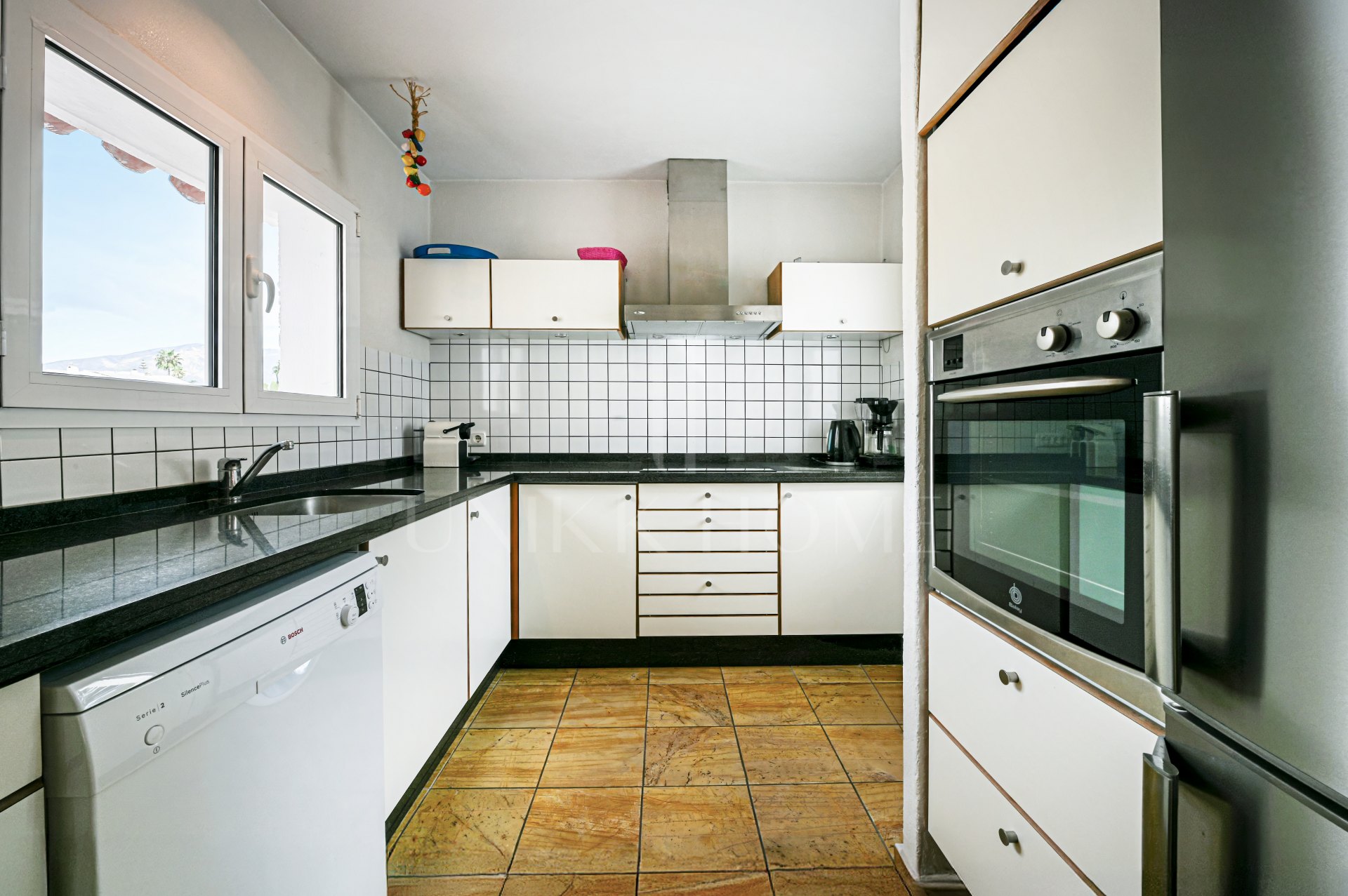 **Hermoso Chalet de Una Planta con Piscina Privada – Fuengirola / Cerros del Águila**