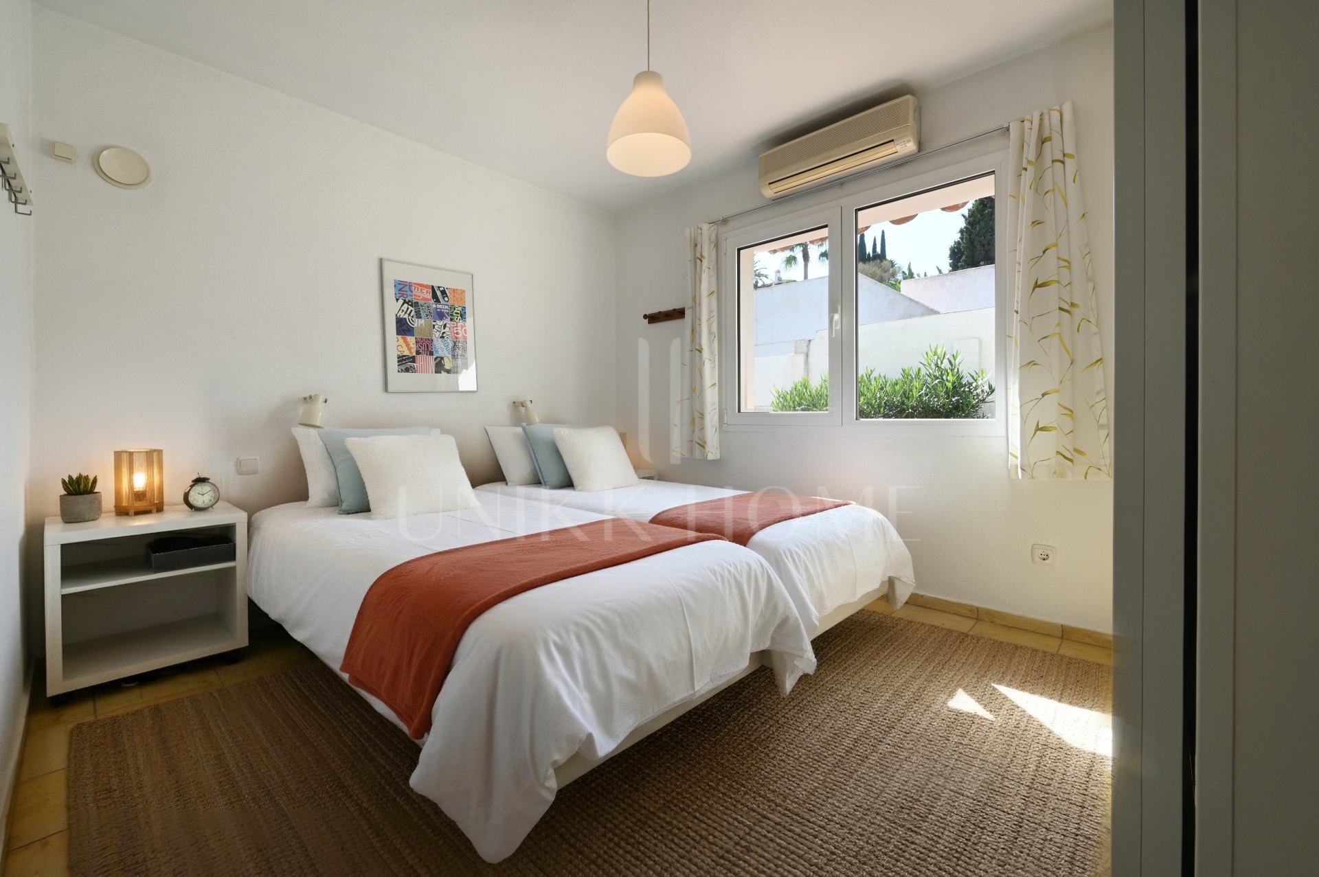 **Hermoso Chalet de Una Planta con Piscina Privada – Fuengirola / Cerros del Águila**