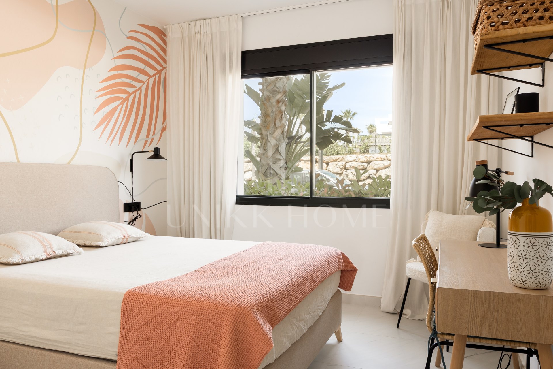 Elegante Apartamento de Diseño en Venta en Mirador de Estepona Hills con Licencia de Alquiler