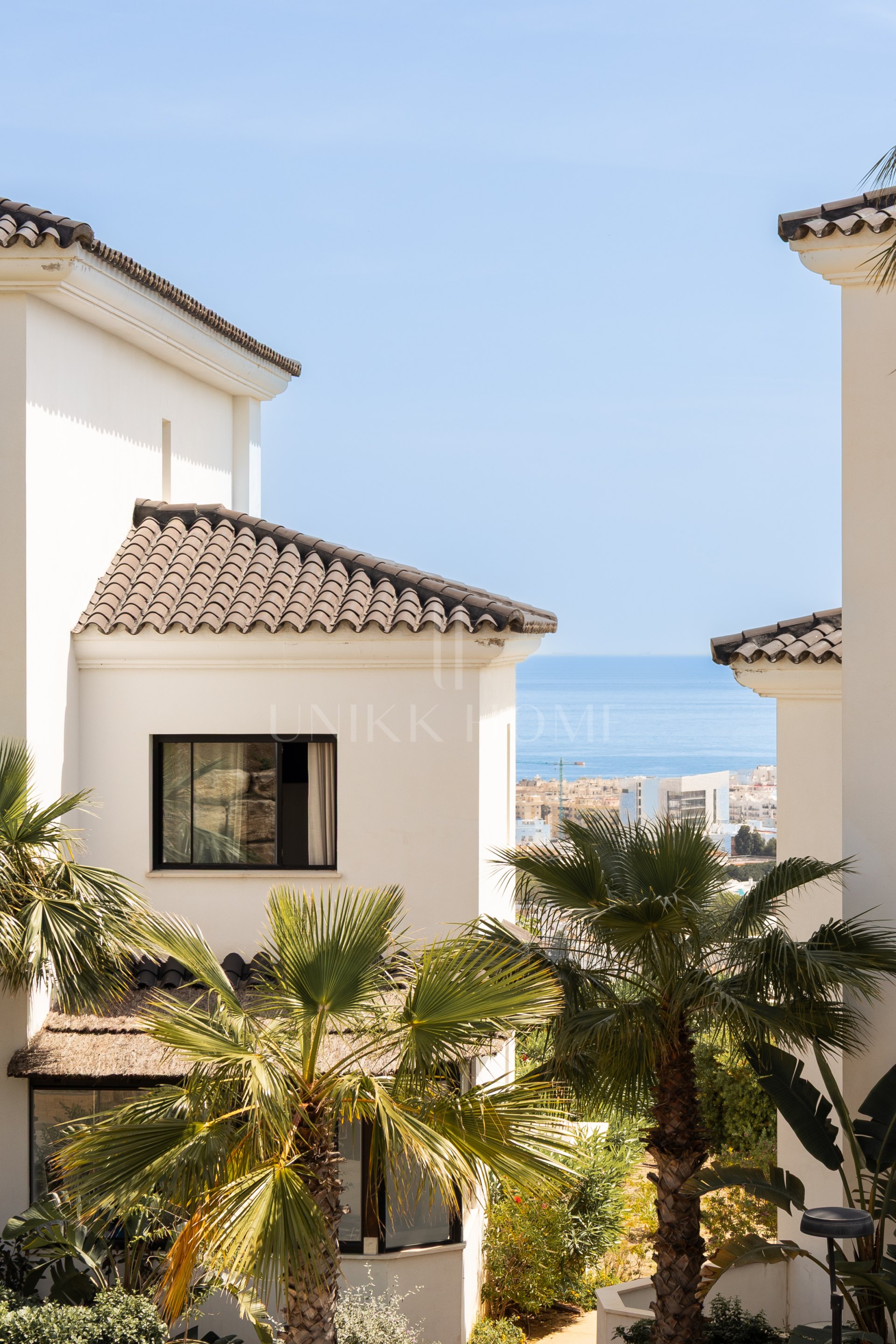 Elegante Apartamento de Diseño en Venta en Mirador de Estepona Hills con Licencia de Alquiler
