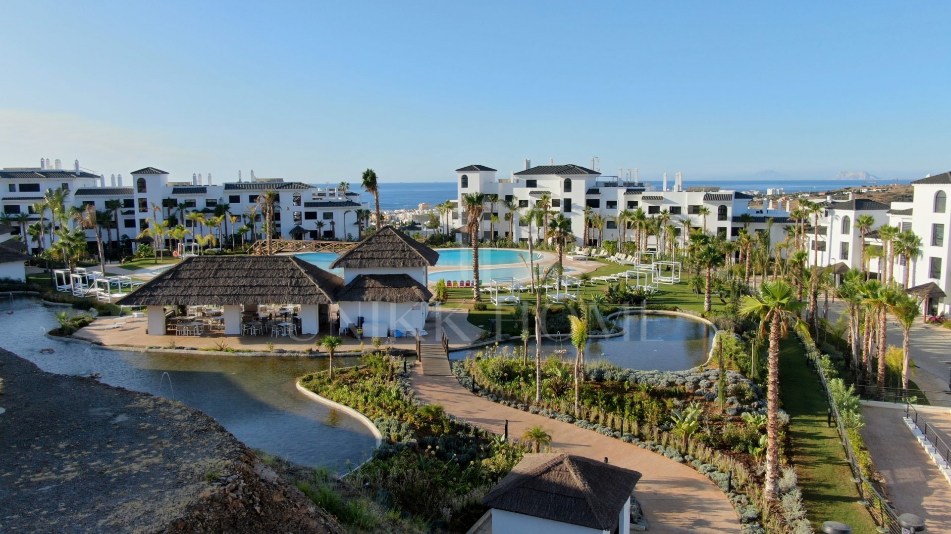 Elegante Apartamento de Diseño en Venta en Mirador de Estepona Hills con Licencia de Alquiler
