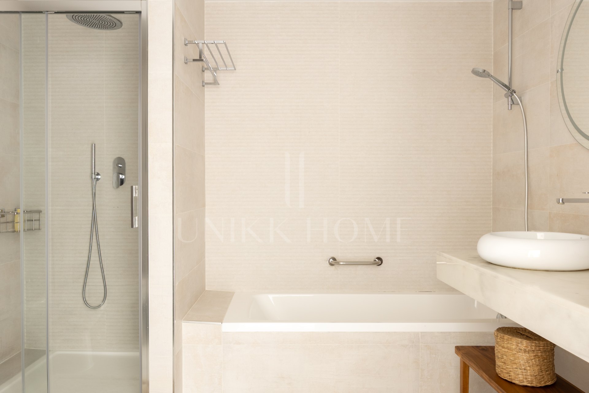 Elegante Apartamento de Diseño en Venta en Mirador de Estepona Hills con Licencia de Alquiler