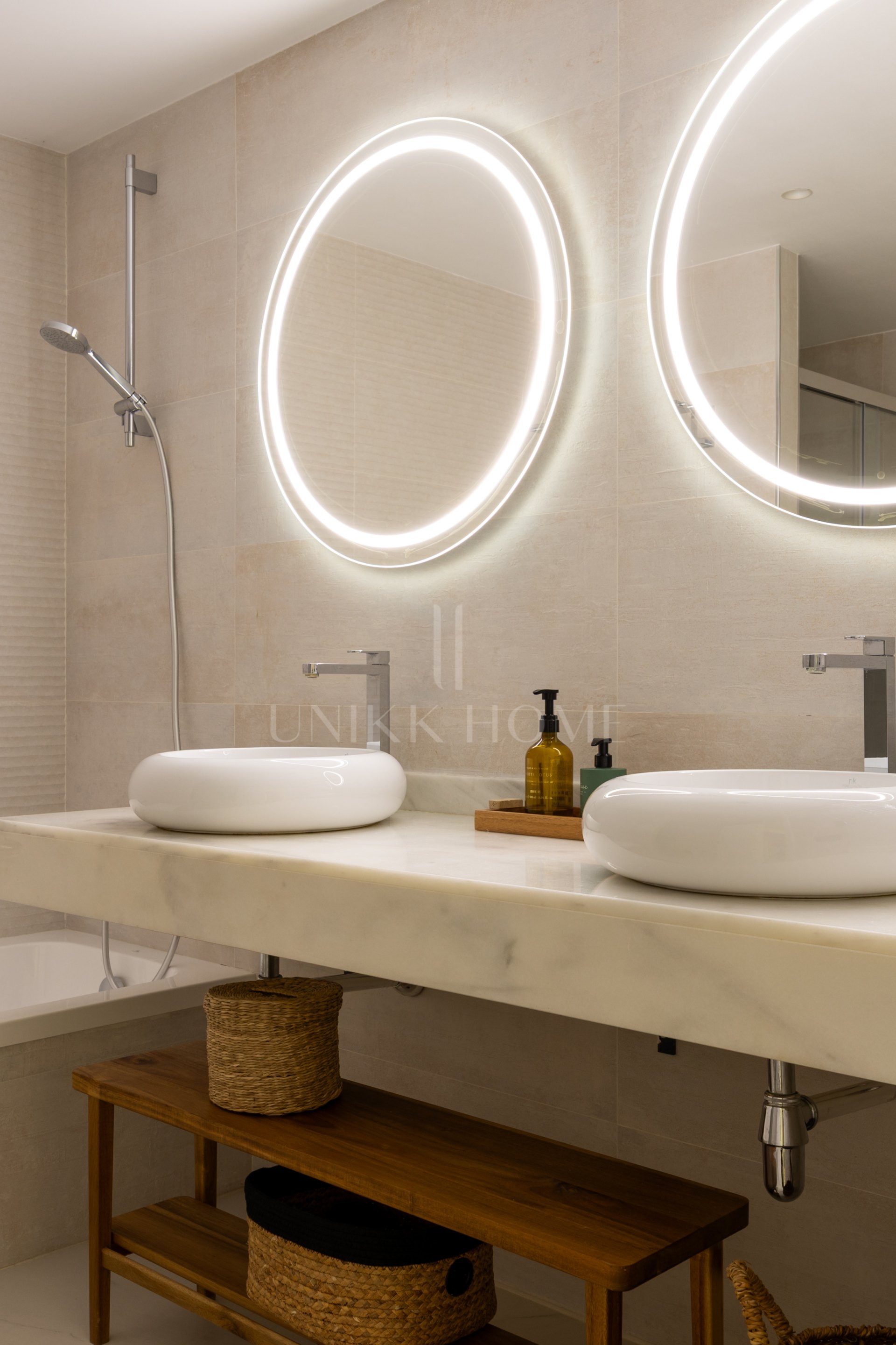 Elegante Apartamento de Diseño en Venta en Mirador de Estepona Hills con Licencia de Alquiler