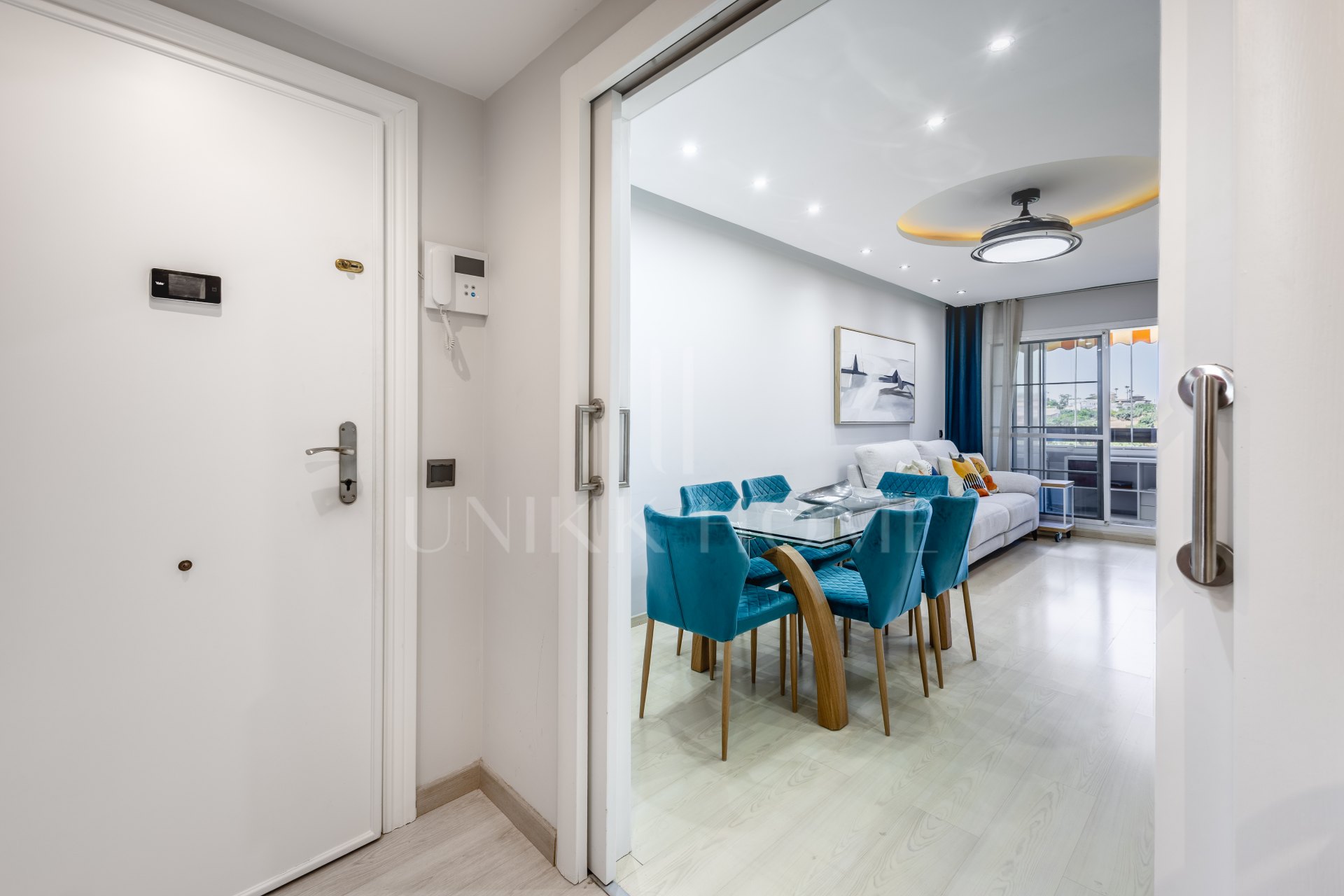 ÁTICO DÚPLEX REFORMADO CON GRAN TERRAZA