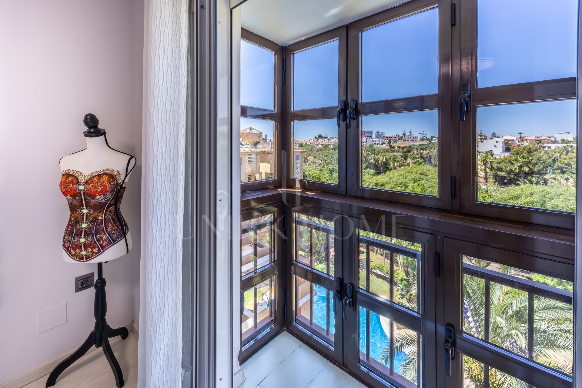 ÁTICO DÚPLEX REFORMADO CON GRAN TERRAZA