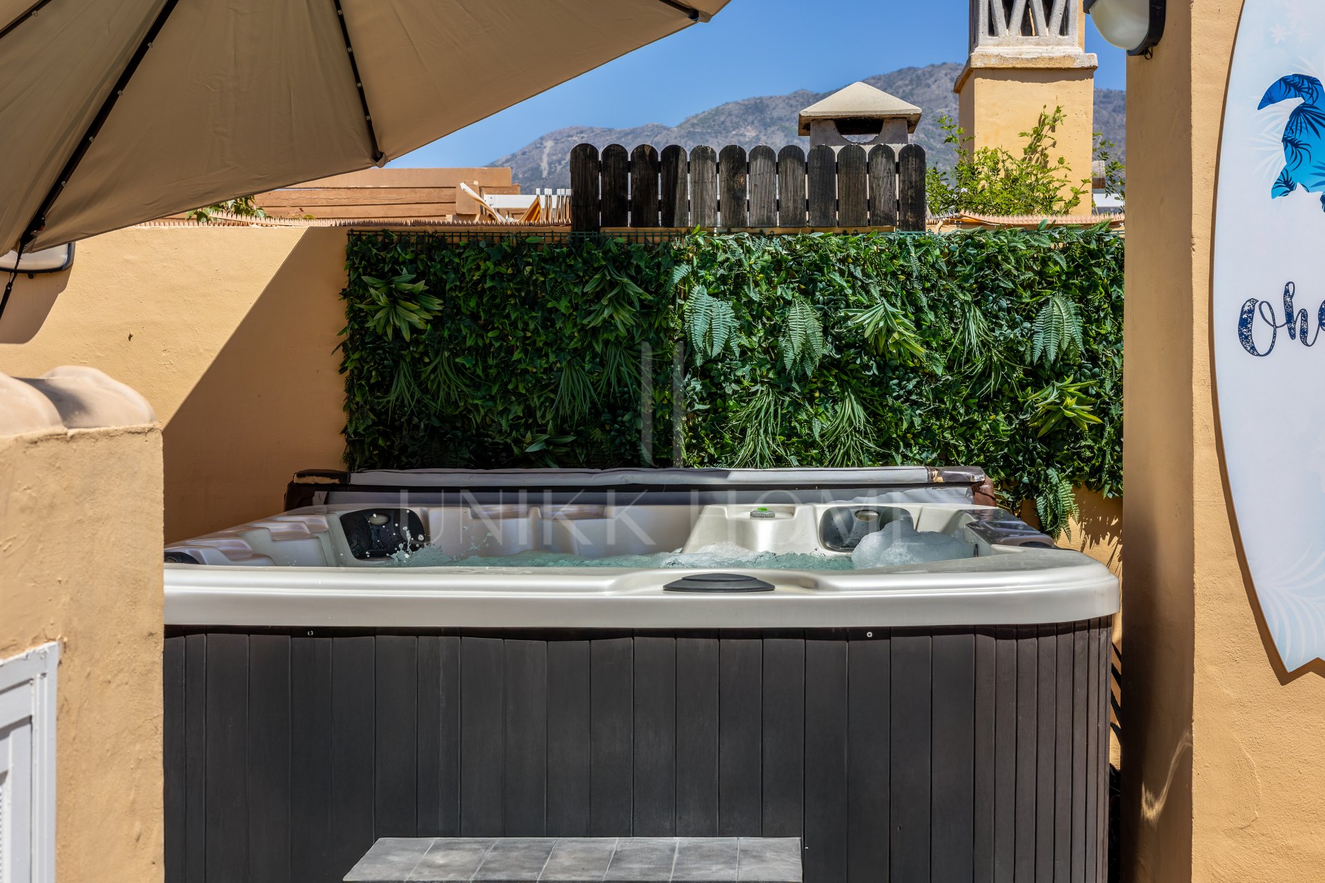 ÁTICO DÚPLEX REFORMADO CON GRAN TERRAZA