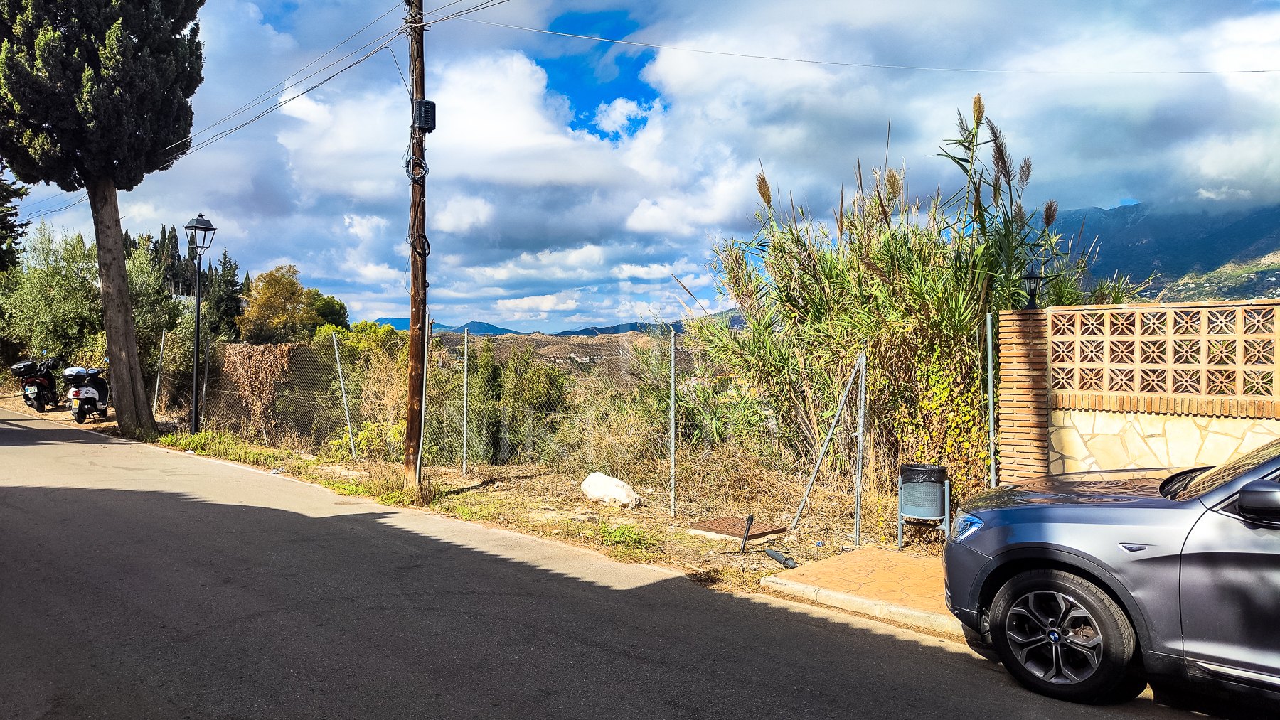 580 m² plot in a residential area