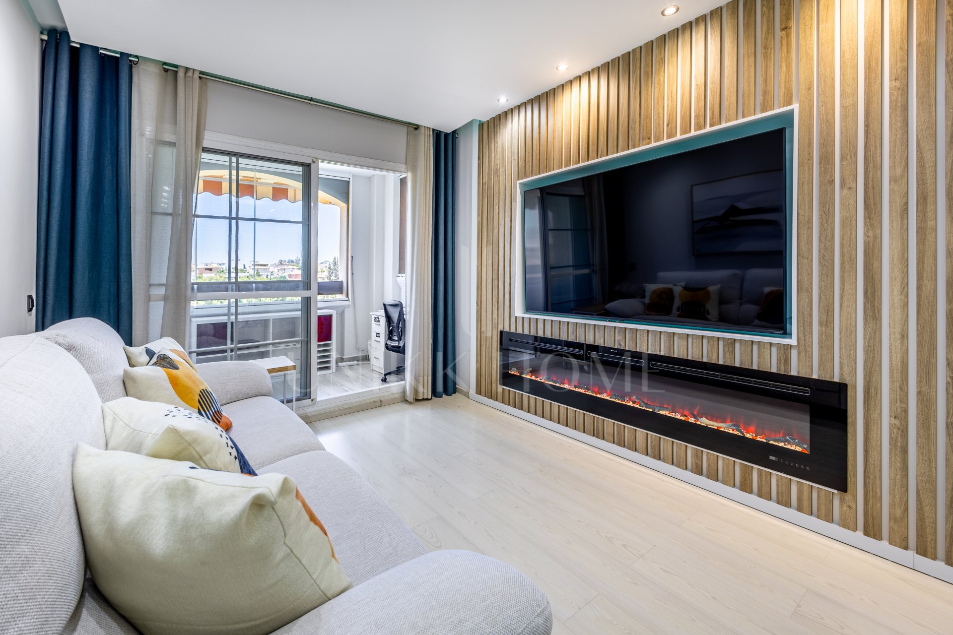 DUPLEX PENTHOUSE WITH LARGE TERRACE