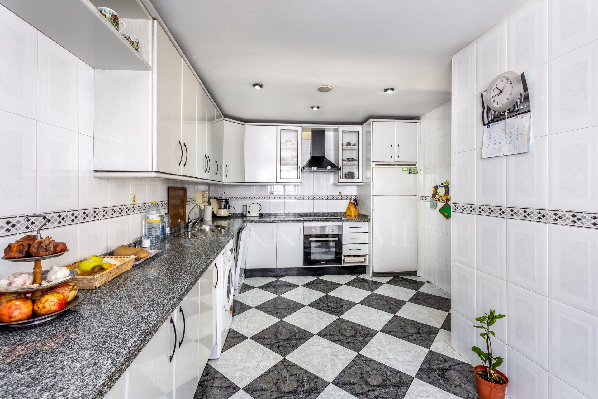 Spacious triplex with 5 bedrooms