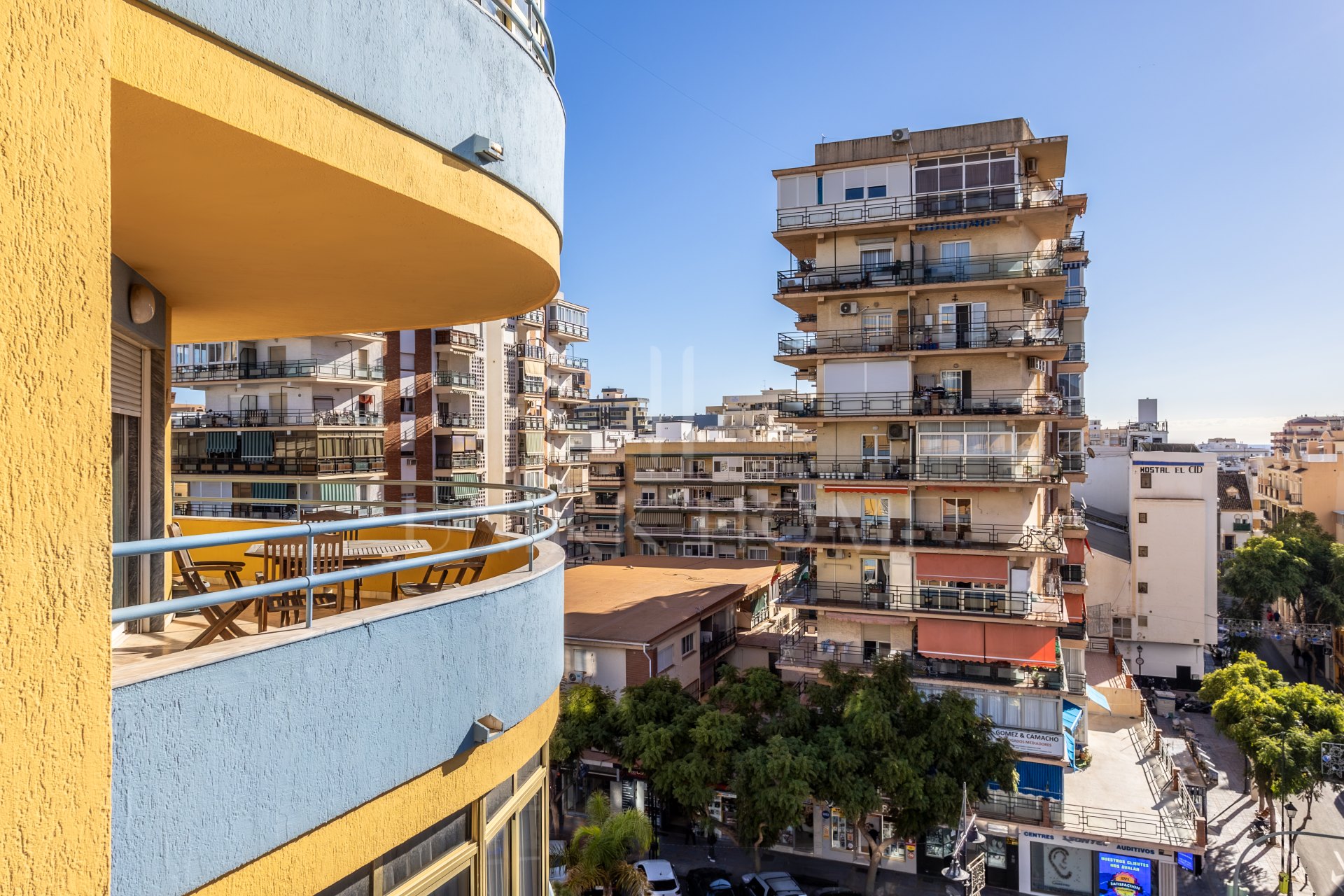 PISO EN ESQUINA EN EL CENTRO. GRAN POTENCIAL DE INVERSIÓN