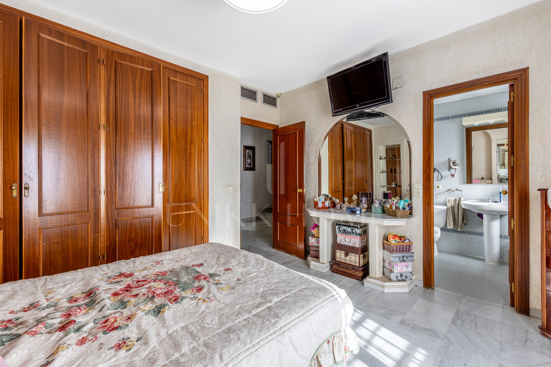 Amplia vivienda unifamiliar de 5 dormitorios