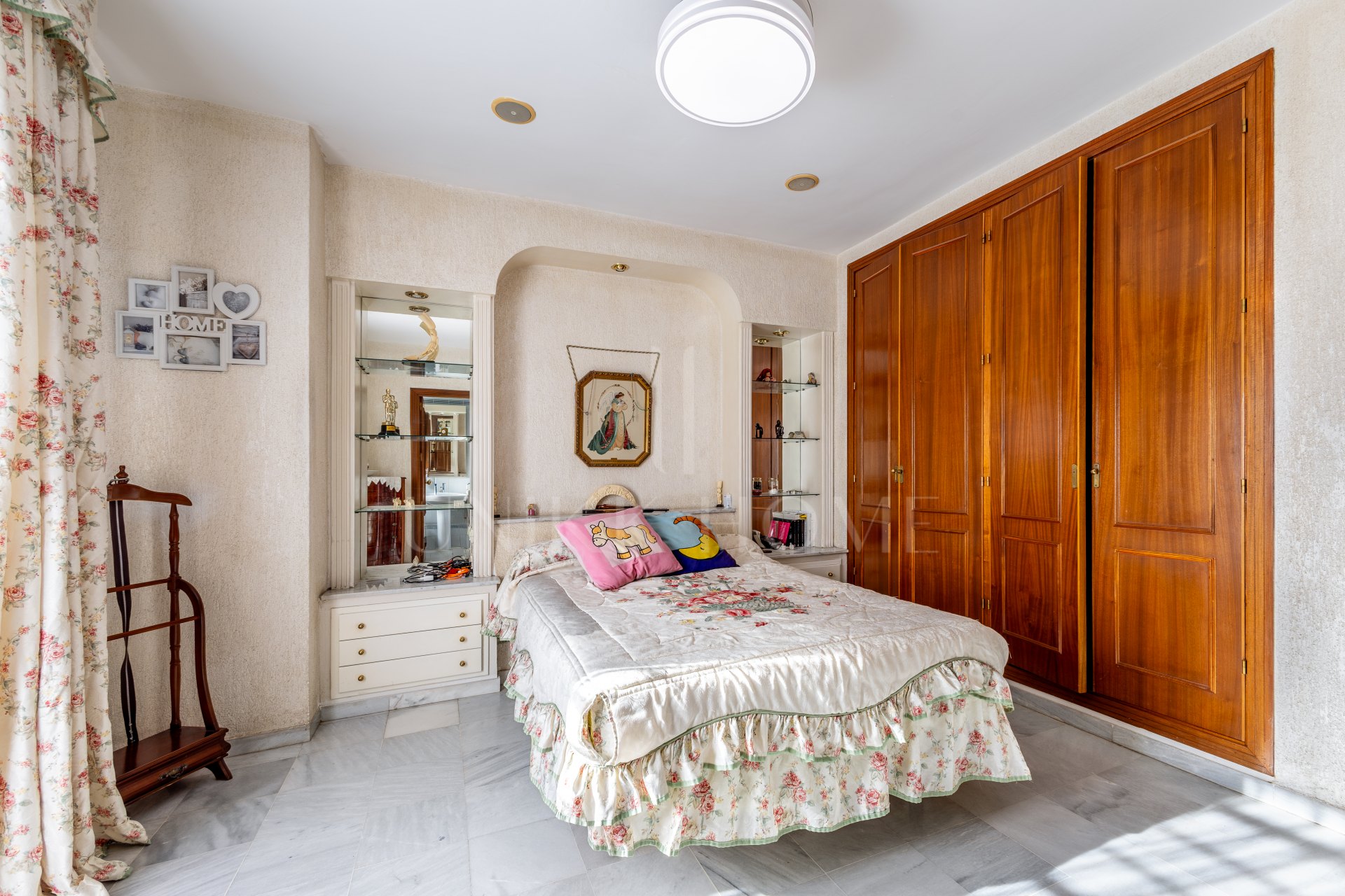 Amplia vivienda unifamiliar de 5 dormitorios
