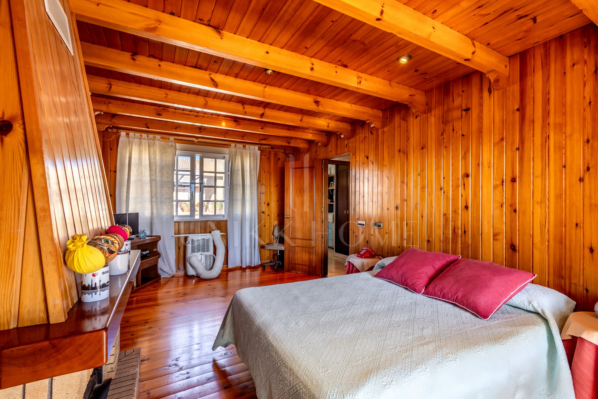 Amplia vivienda unifamiliar de 5 dormitorios