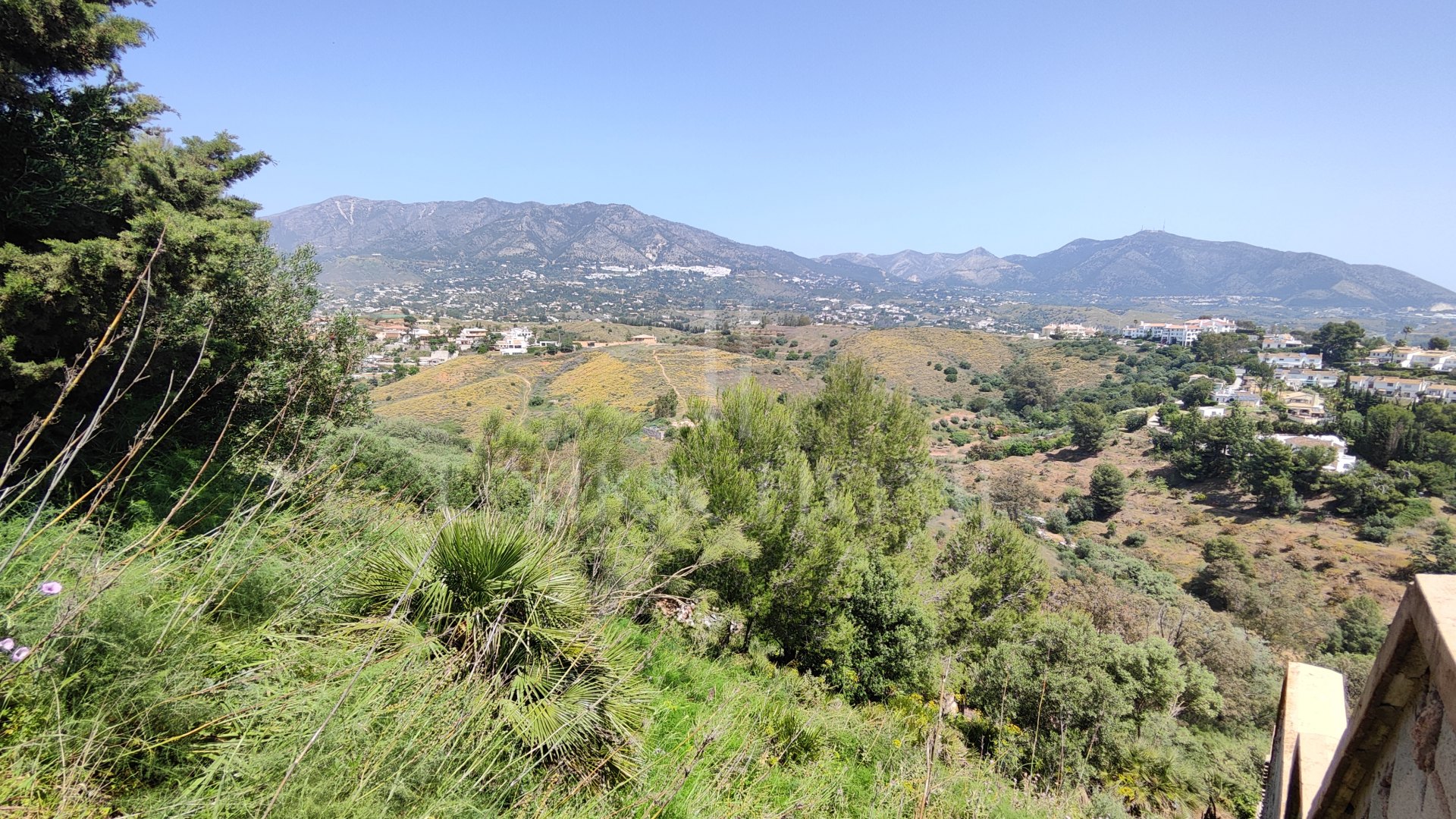 580 m² plot in a residential area