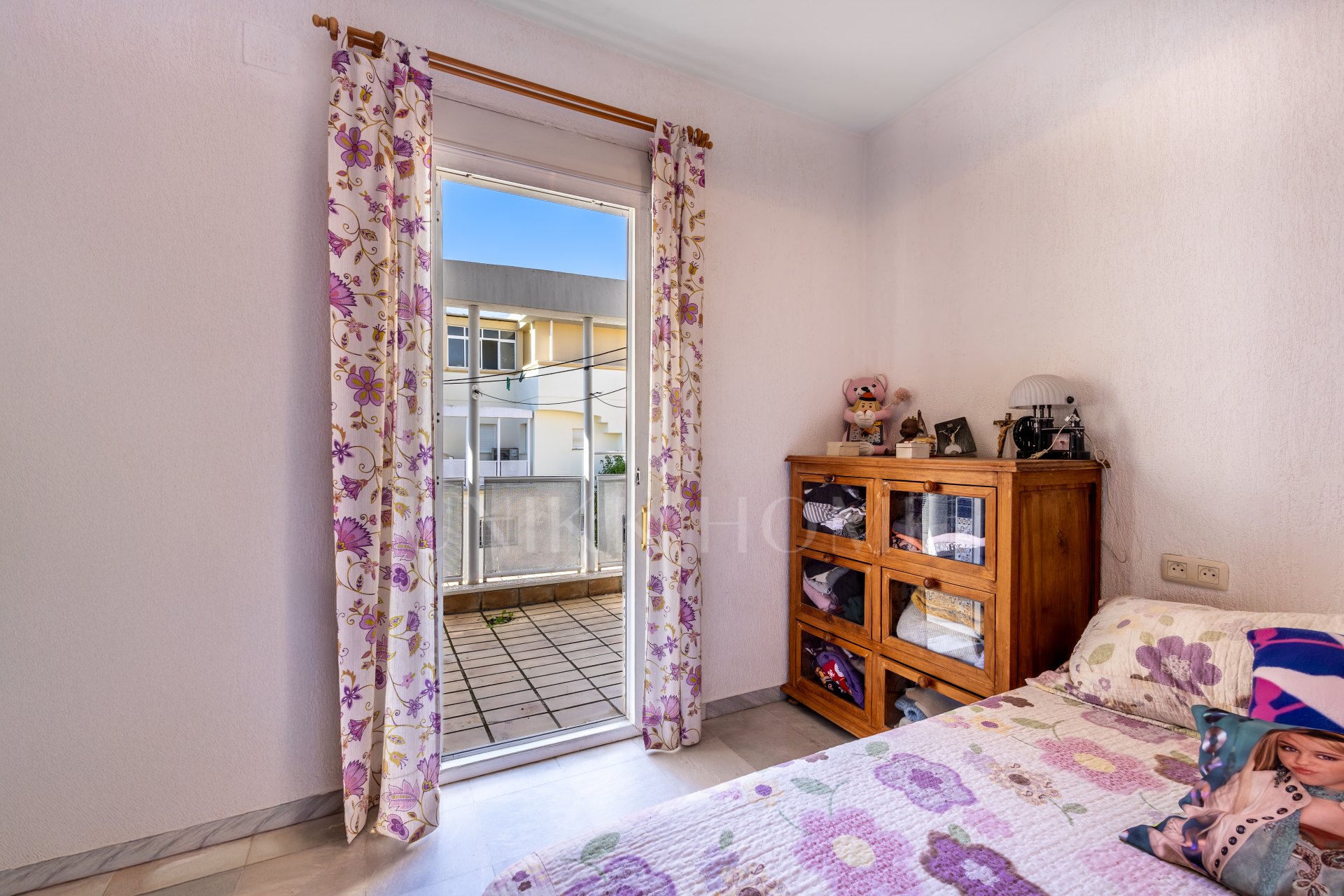 Amplia vivienda unifamiliar de 5 dormitorios