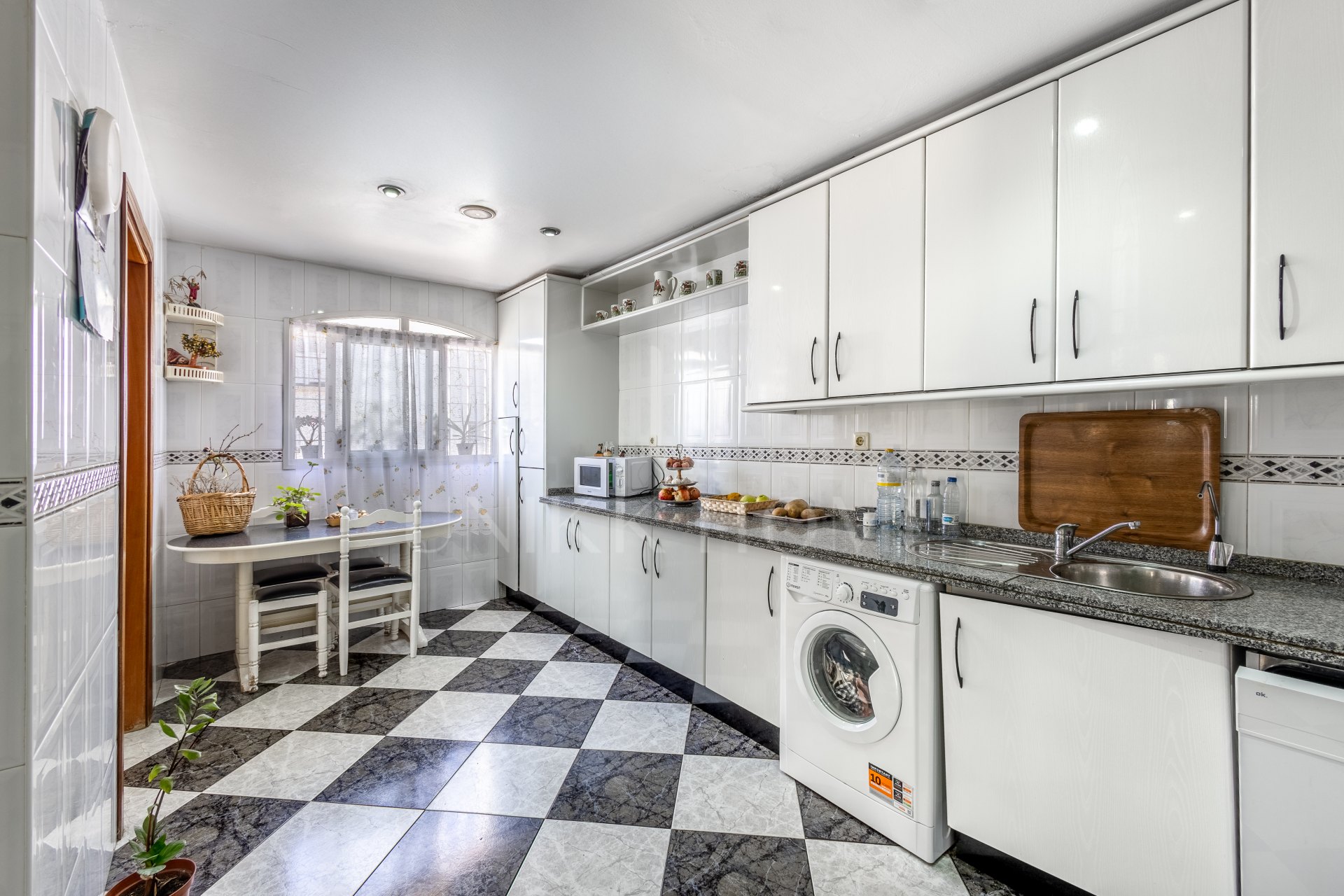 Amplia vivienda unifamiliar de 5 dormitorios