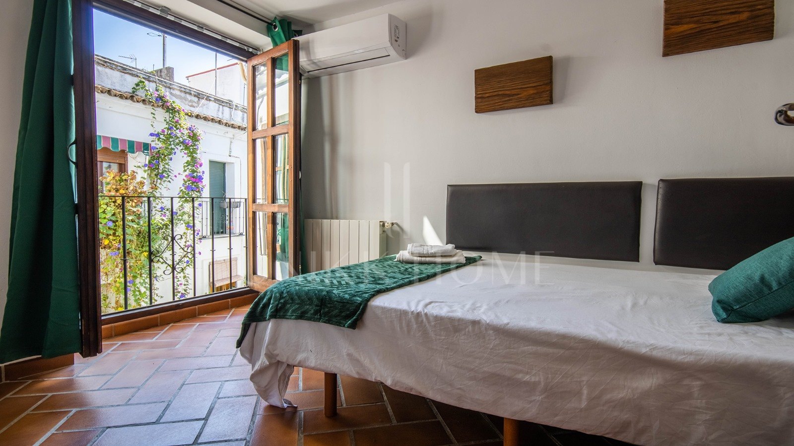 HISTORIC CHARM & MODERN COMFORT
