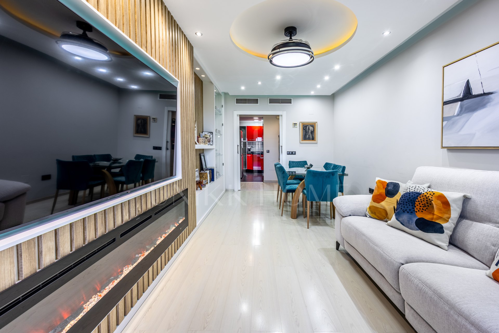 ÁTICO DÚPLEX REFORMADO CON GRAN TERRAZA