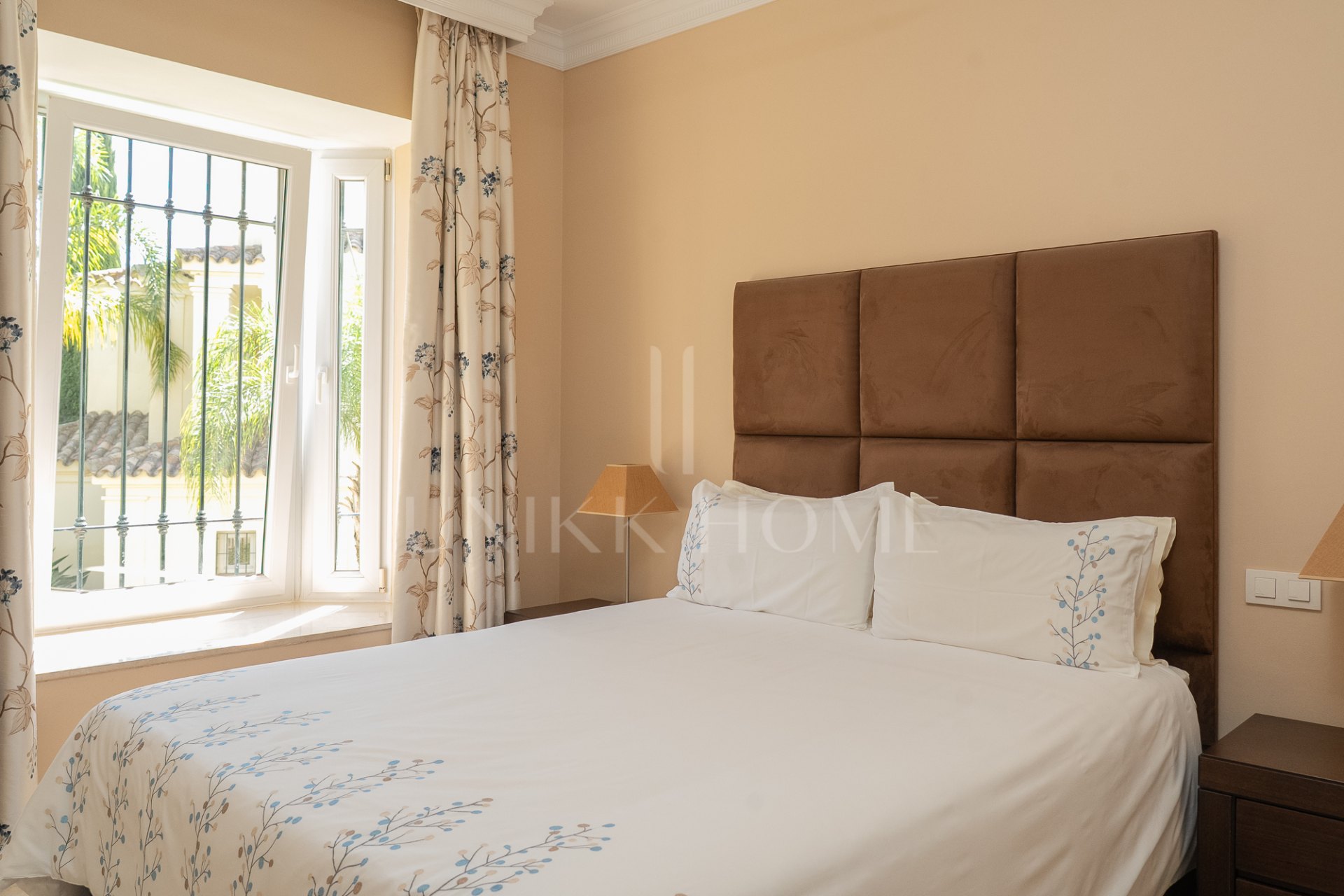 Spectacular southwest-facing two-bedroom apartment in Urb. Majestic Gardens, Casares Costa For sale