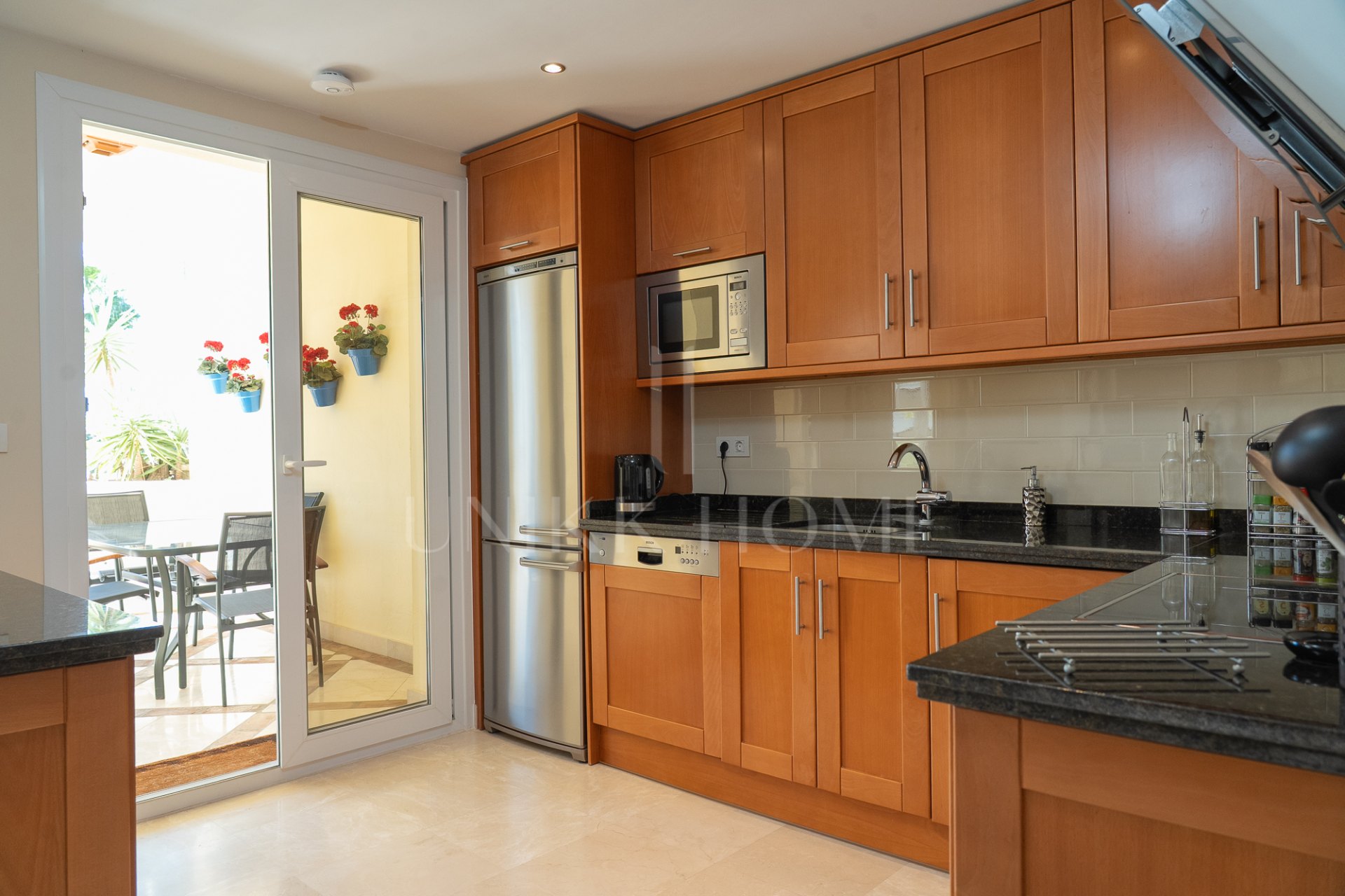 Spectacular southwest-facing two-bedroom apartment in Urb. Majestic Gardens, Casares Costa For sale