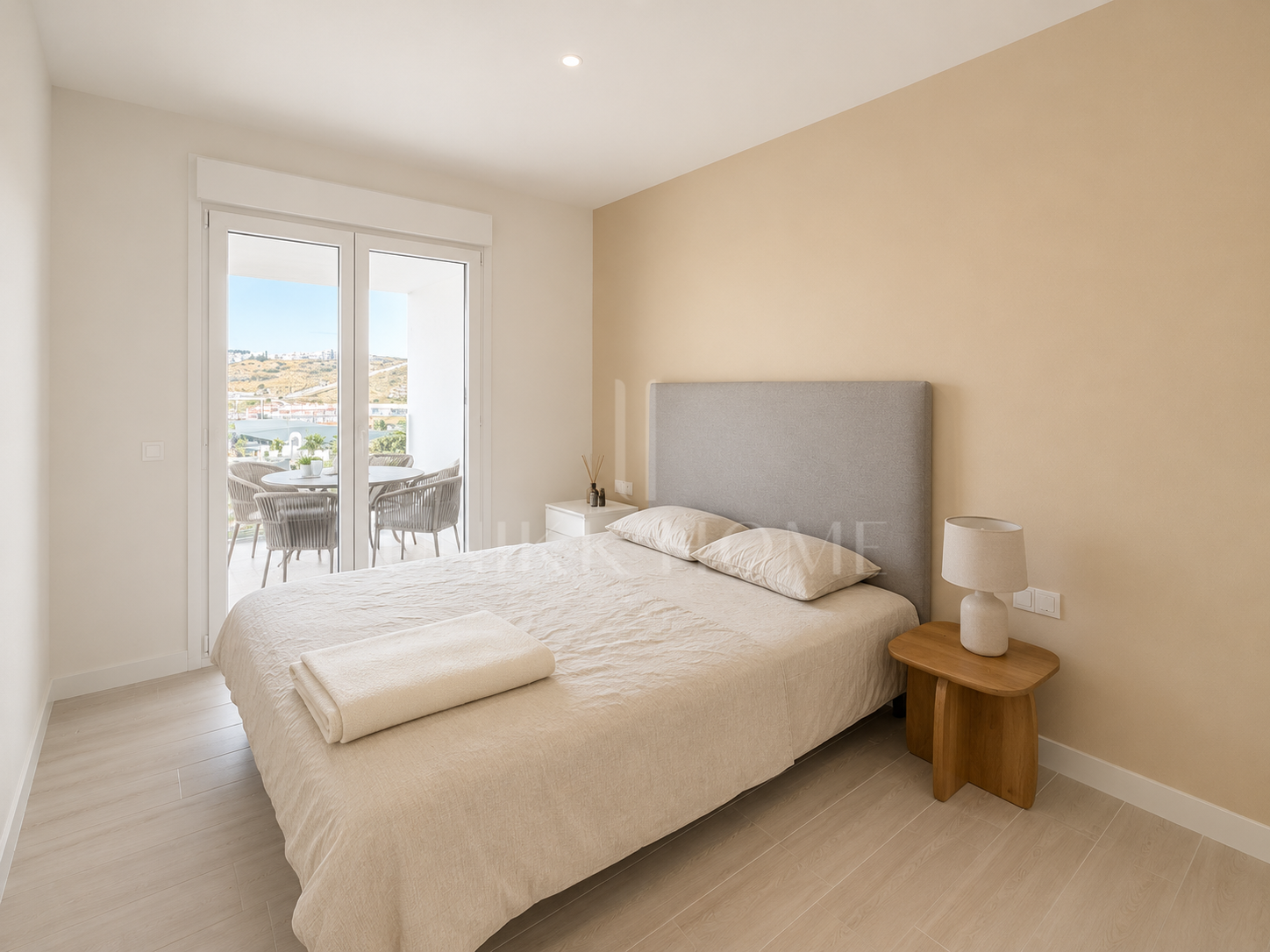 New Three-Bedroom Apartment in Estepona with Panoramic Views