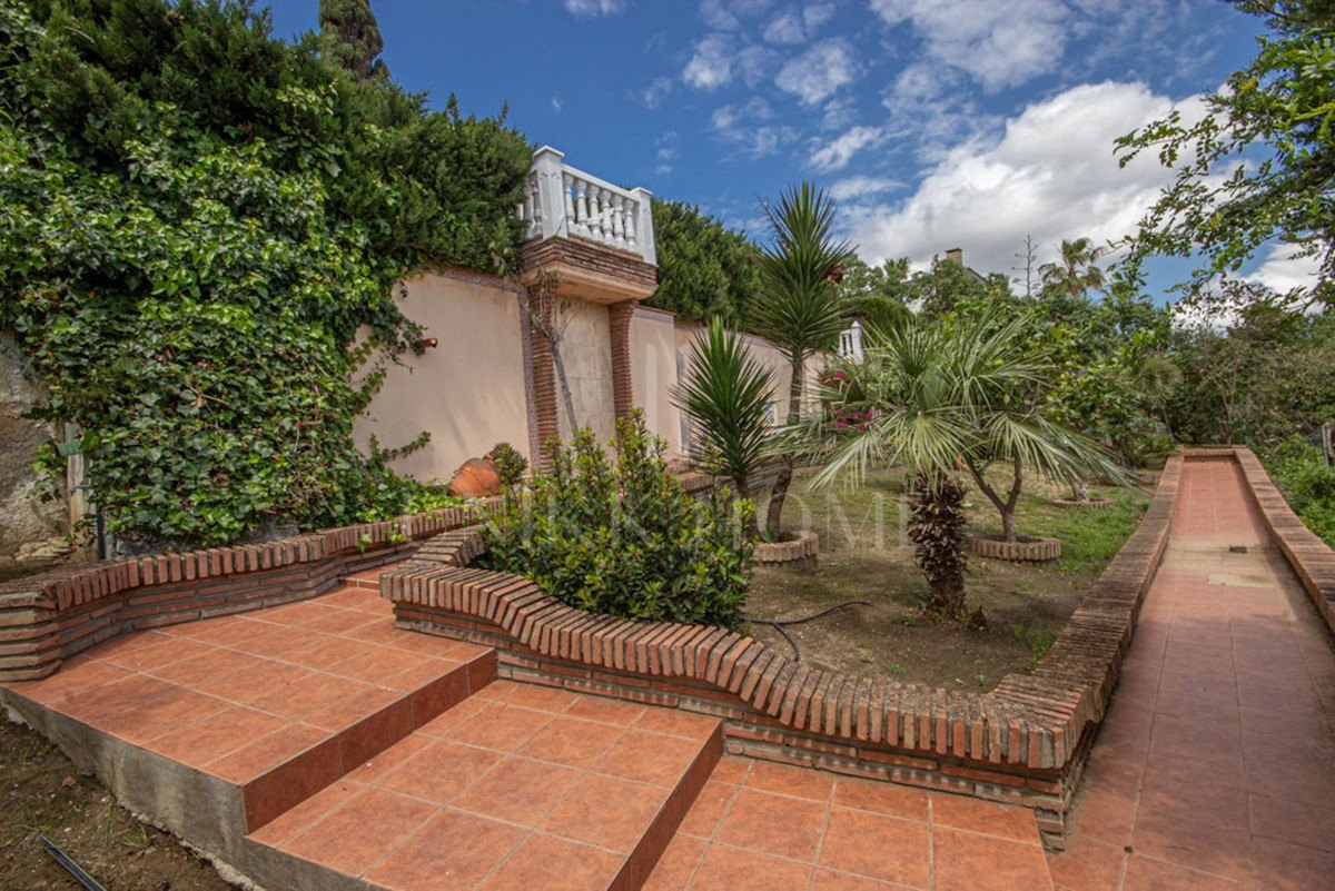 Villa en venta en Buenas Noches, Estepona Oeste