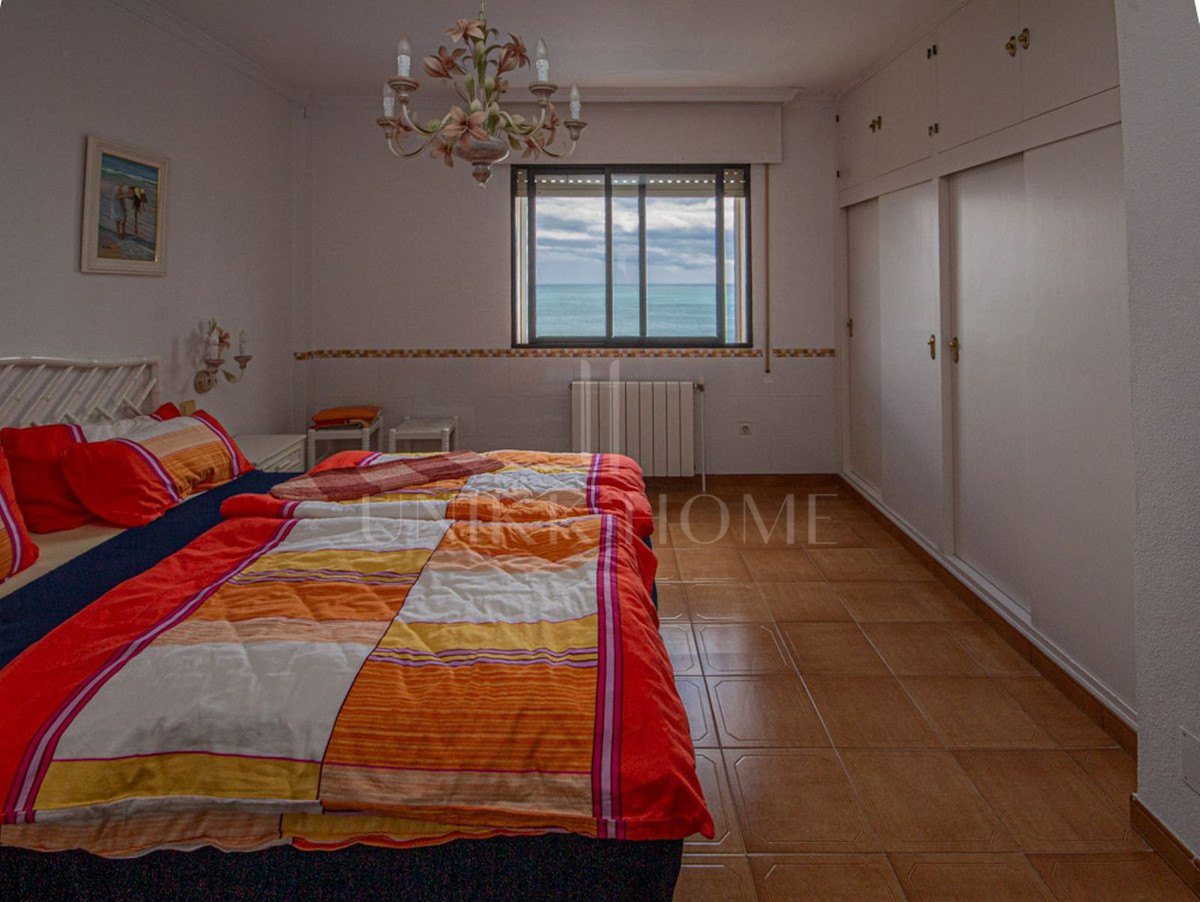 Villa en venta en Buenas Noches, Estepona Oeste