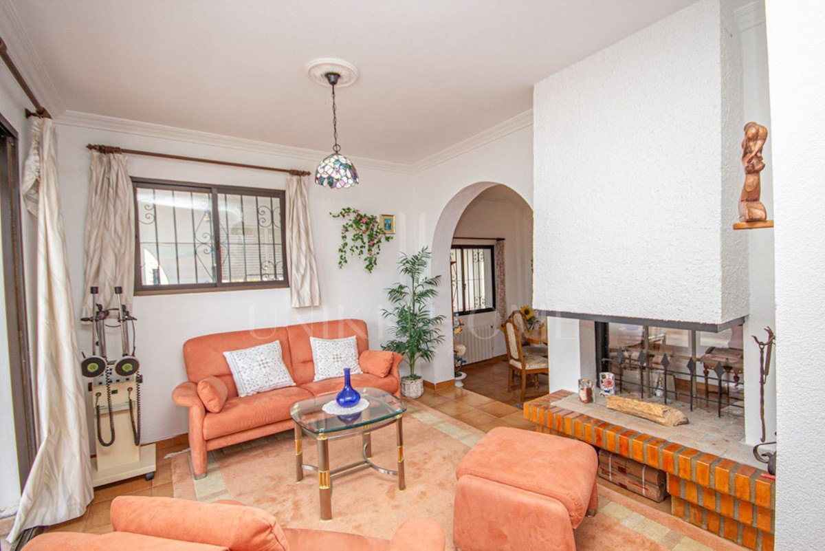 Villa en venta en Buenas Noches, Estepona Oeste