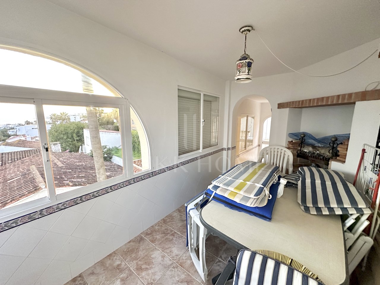 Villa en venta en Buenas Noches, Estepona Oeste