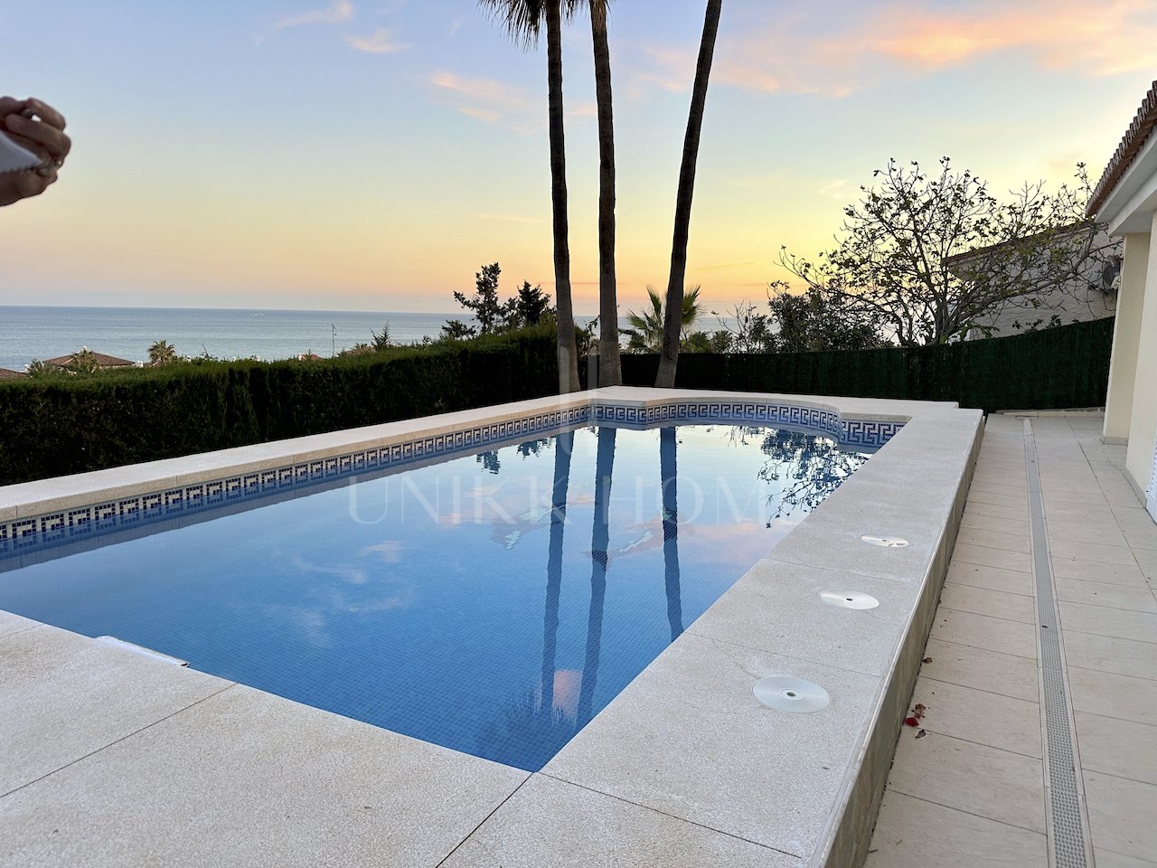 Villa en venta en Buenas Noches, Estepona Oeste