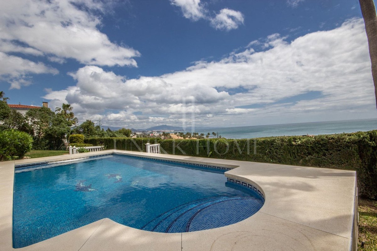 Villa en venta en Buenas Noches, Estepona Oeste