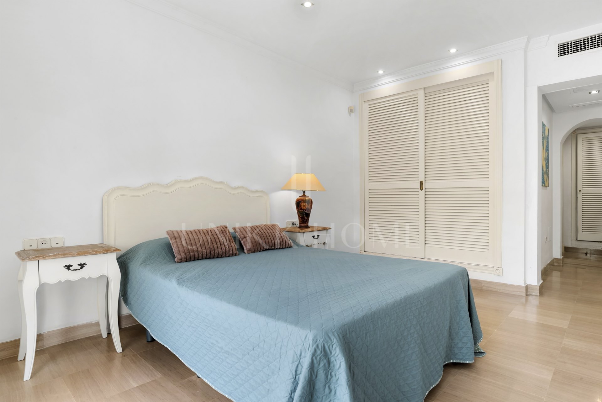 Ground Floor Apartment with Private Garden Just Moments from the Beach