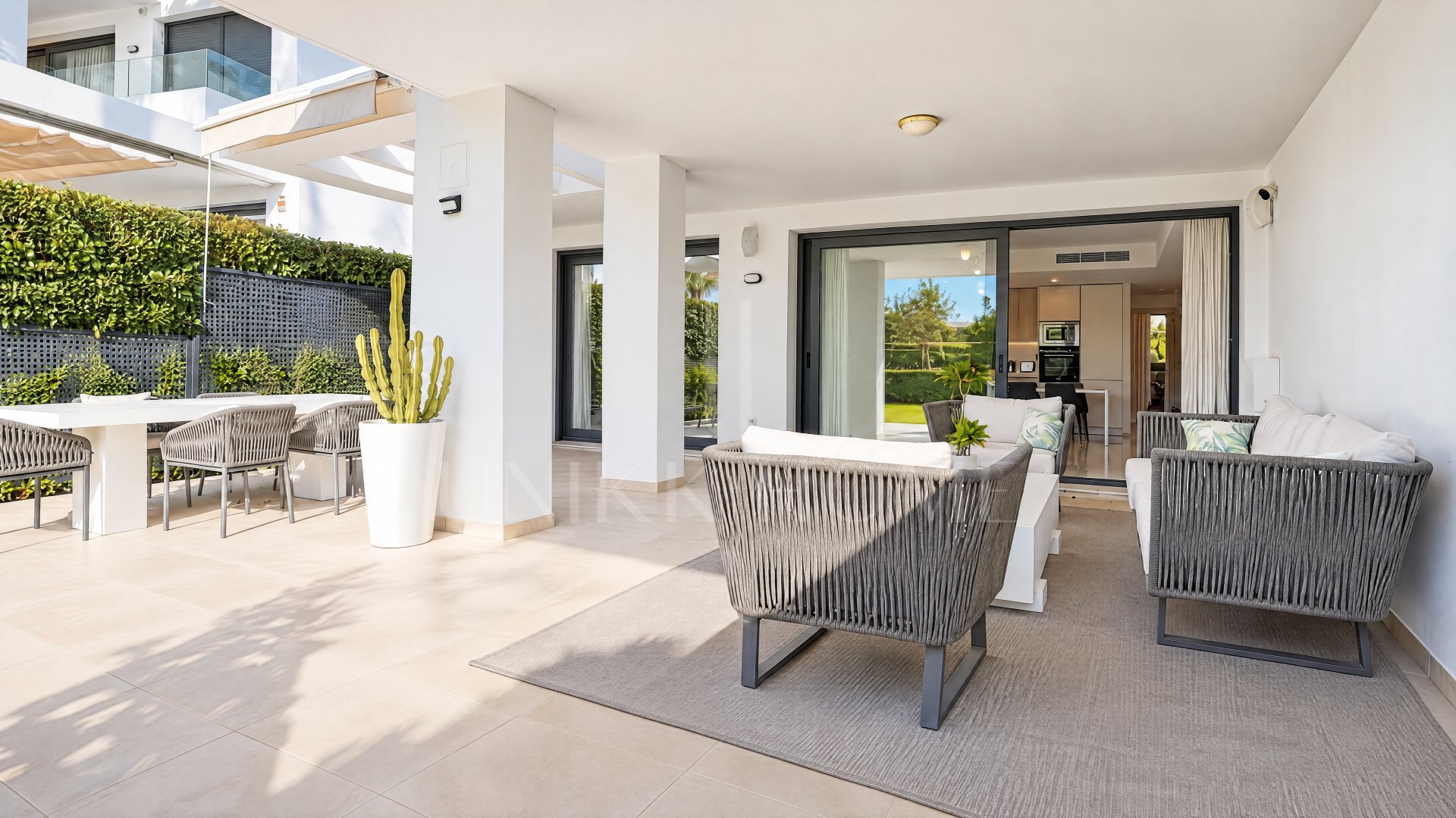 Elegant 3-Bedroom Apartment with Private Garden in Terrazas de Atalaya, Estepona