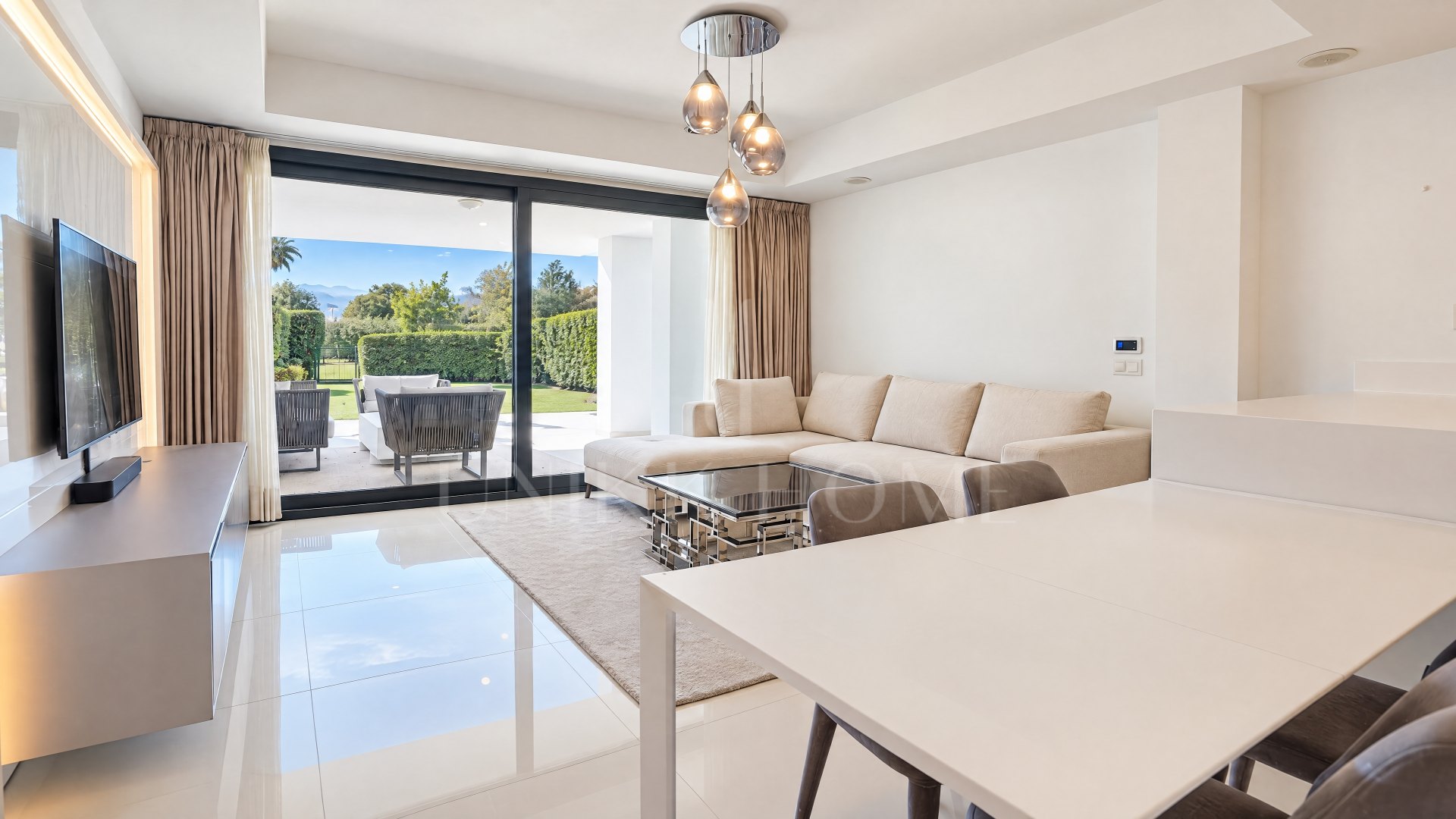 Elegant 3-Bedroom Apartment with Private Garden in Terrazas de Atalaya, Estepona