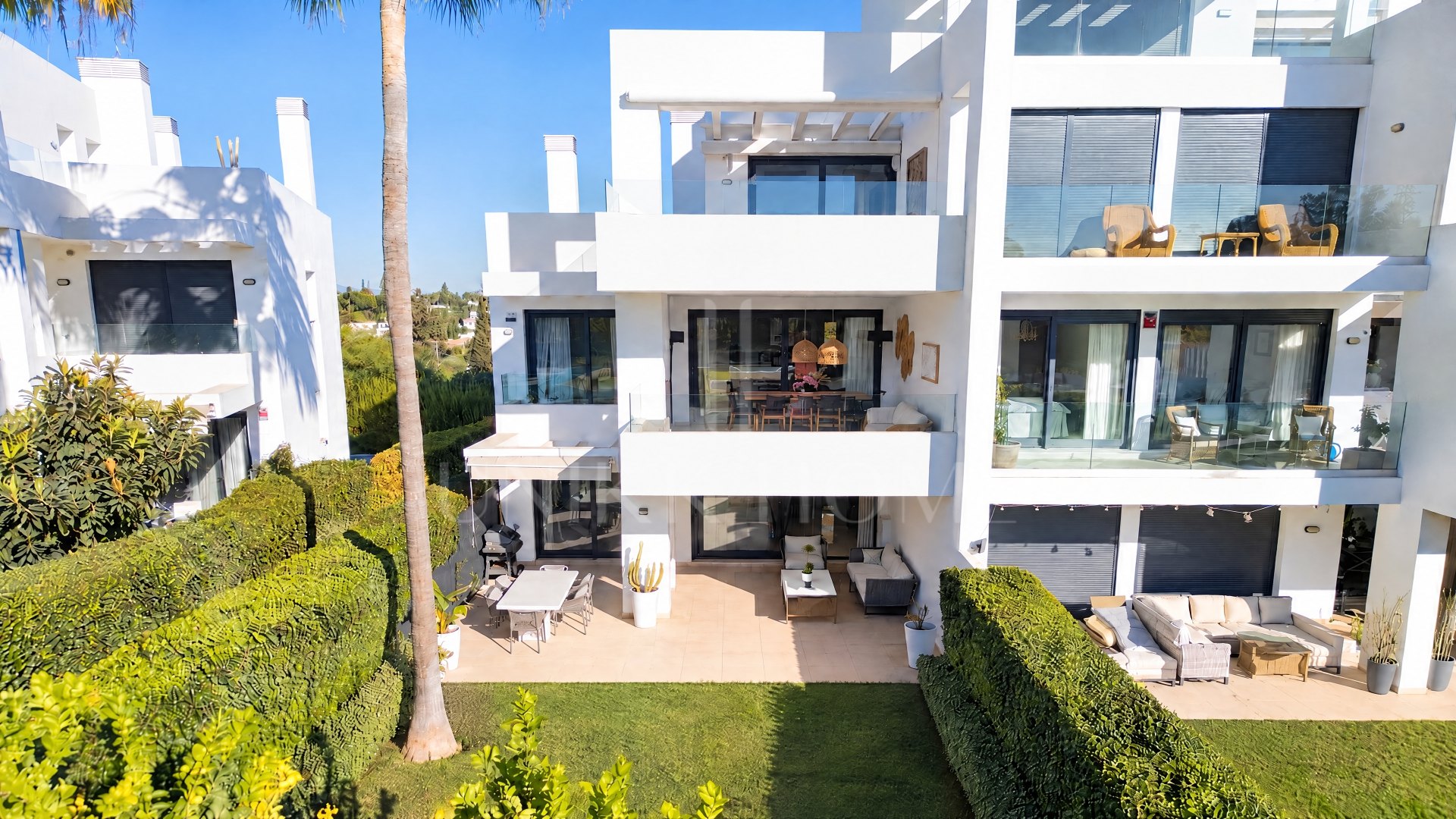 Elegant 3-Bedroom Apartment with Private Garden in Terrazas de Atalaya, Estepona