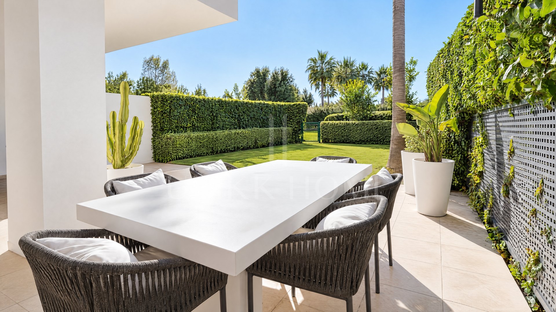 Elegant 3-Bedroom Apartment with Private Garden in Terrazas de Atalaya, Estepona