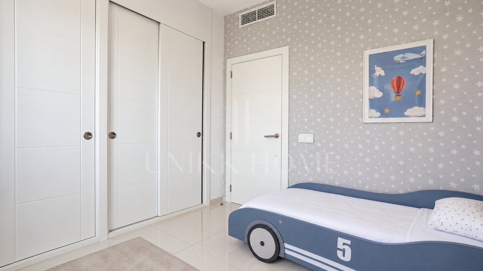 Elegant 3-Bedroom Apartment with Private Garden in Terrazas de Atalaya, Estepona