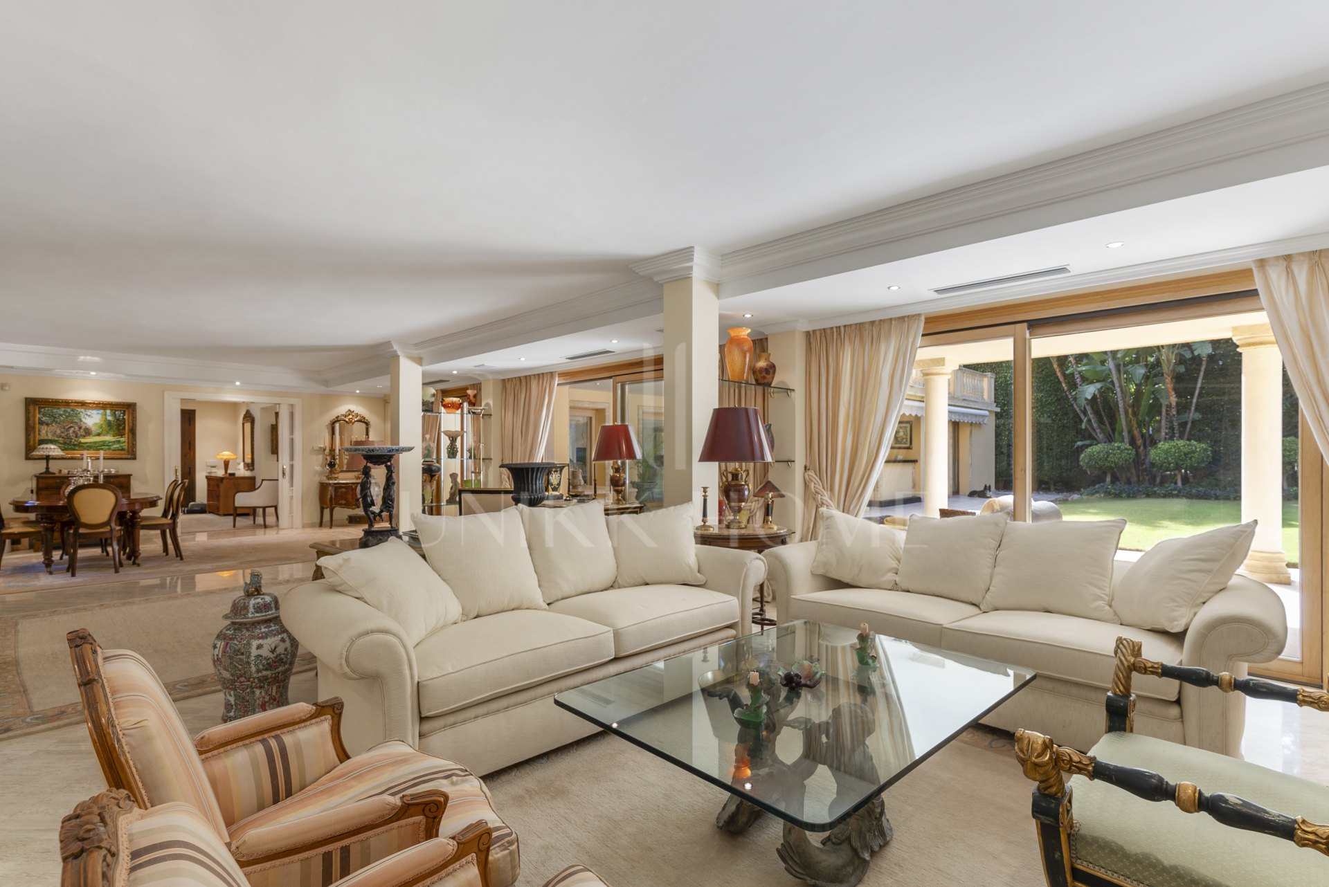 Elegante villa mediterránea con piscina privada en Nueva Andalucía, Marbella