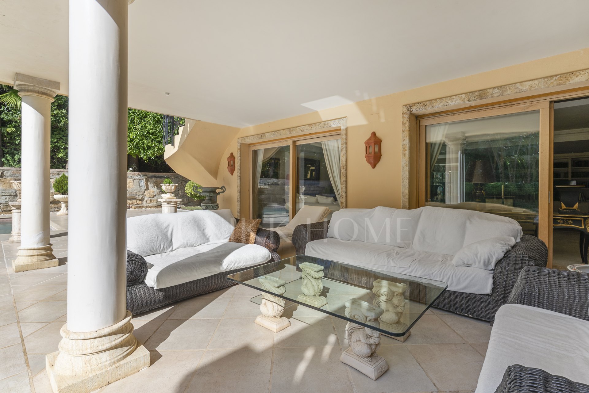 Elegante villa mediterránea con piscina privada en Nueva Andalucía, Marbella