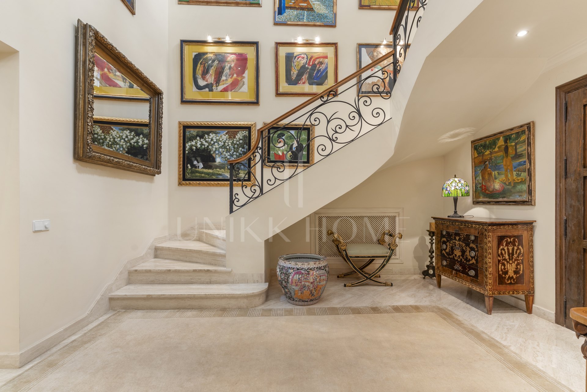 Elegante villa mediterránea con piscina privada en Nueva Andalucía, Marbella