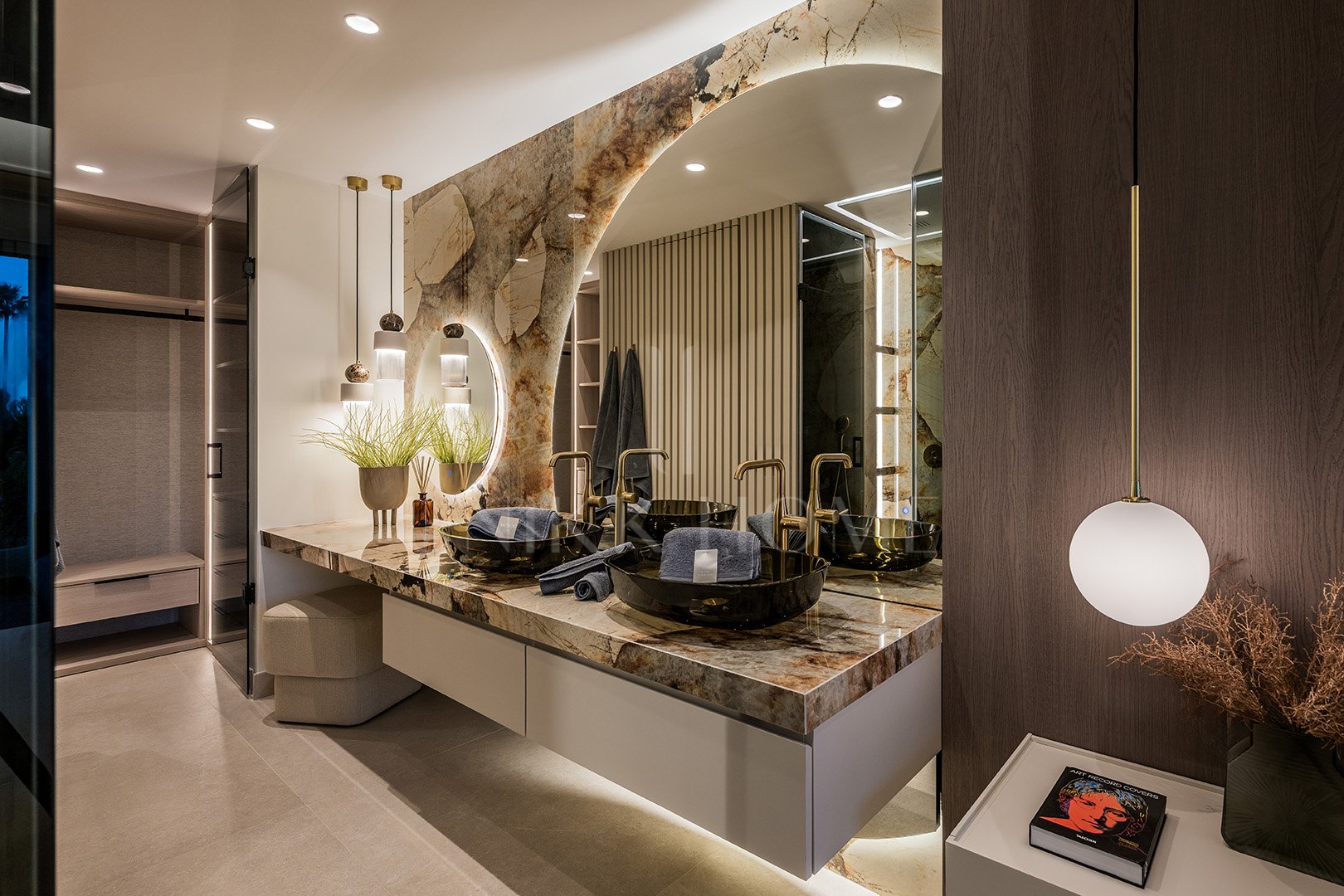 Elegant 3-Bedroom Beachside Apartment on the New Golden Mile