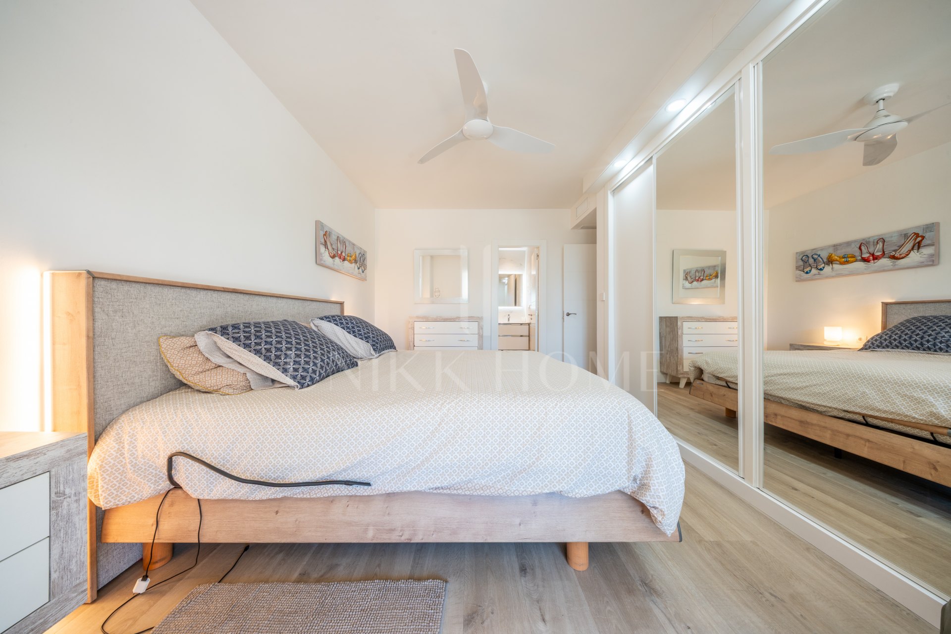 2-Bedroom Apartment with Spacious Terrace, Nueva Andalucía