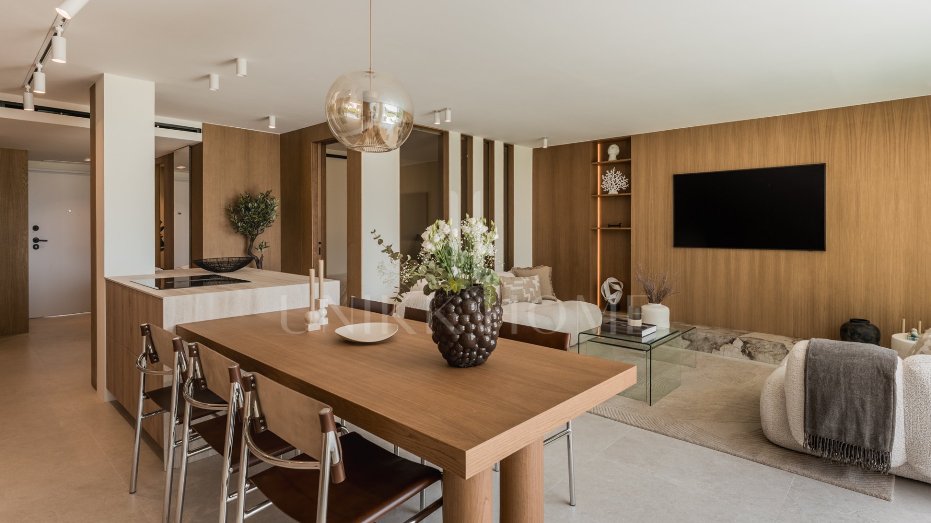 Elegant Apartment in Aloha, Nueva Andalucía