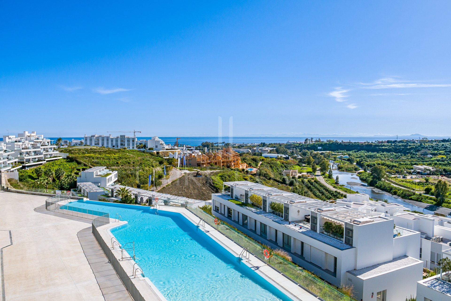 Moderno Apartamento de 3 Dormitorios en Oceana Views, Cancelada