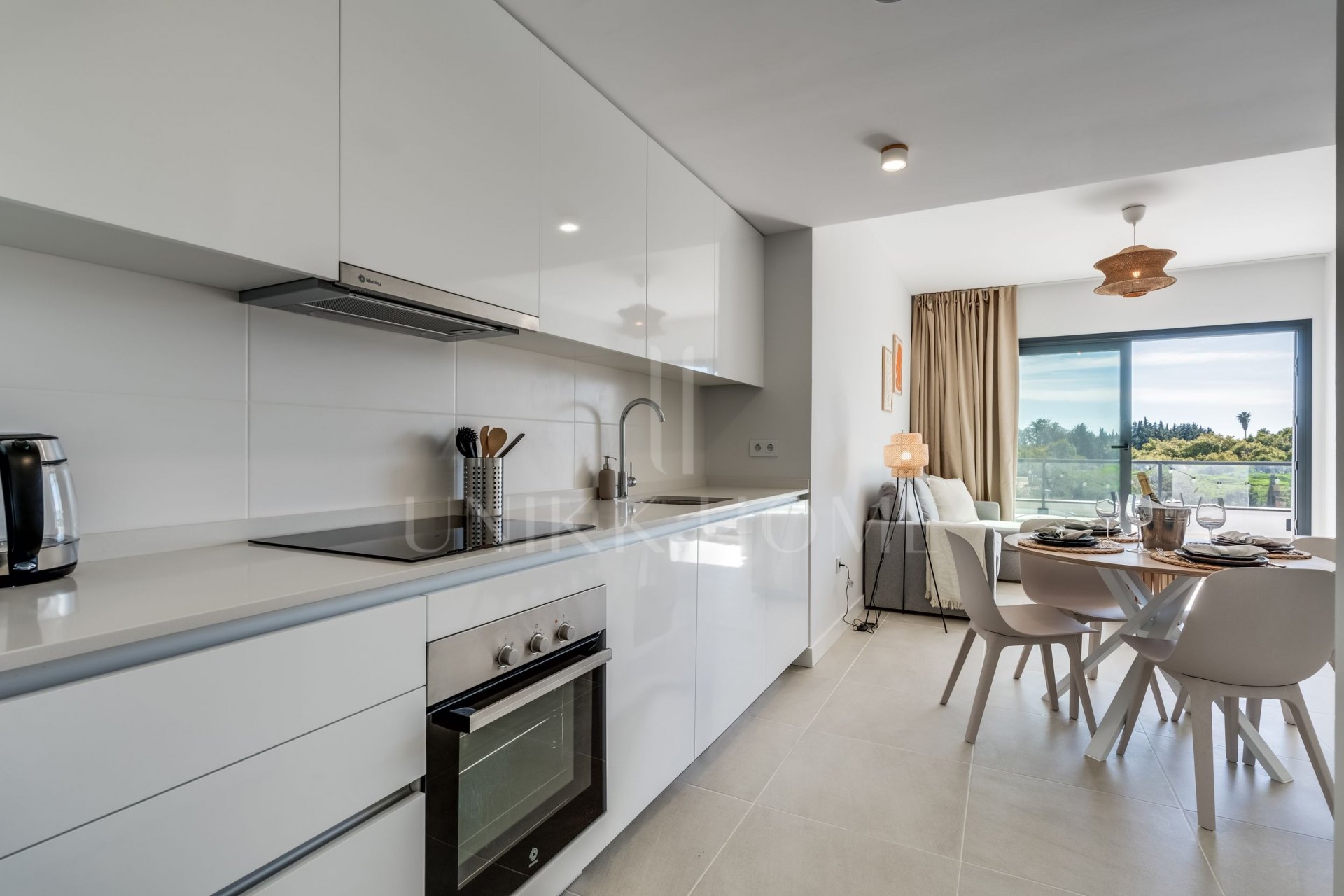 Southwest-Facing 1-Bedroom Apartment in Aranya, Selwo