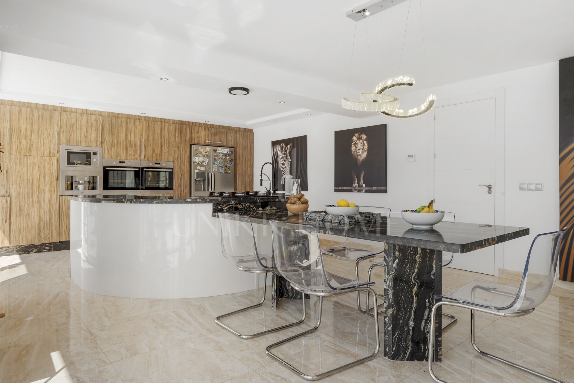 Detached house Elivira