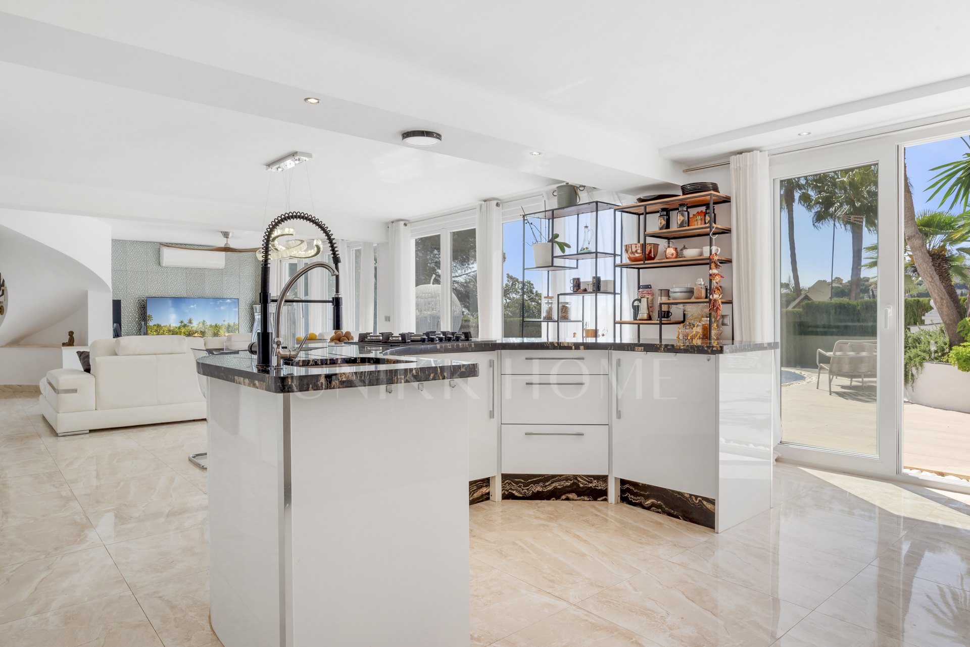 Detached house Elivira